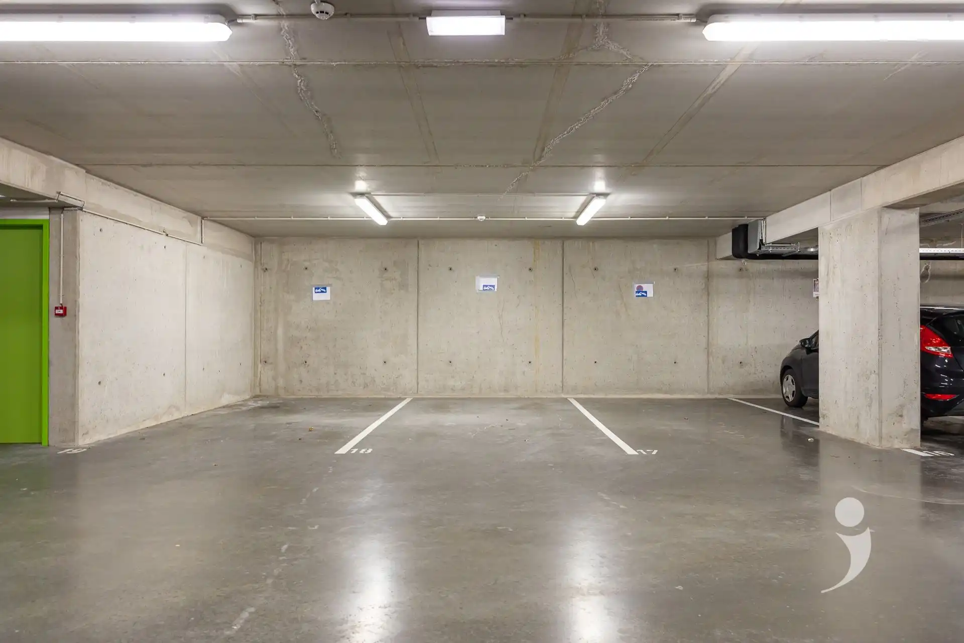 Ondergrondse staanplaats(en) in Residentie Woods Leuven foto {{pictureIndex}}