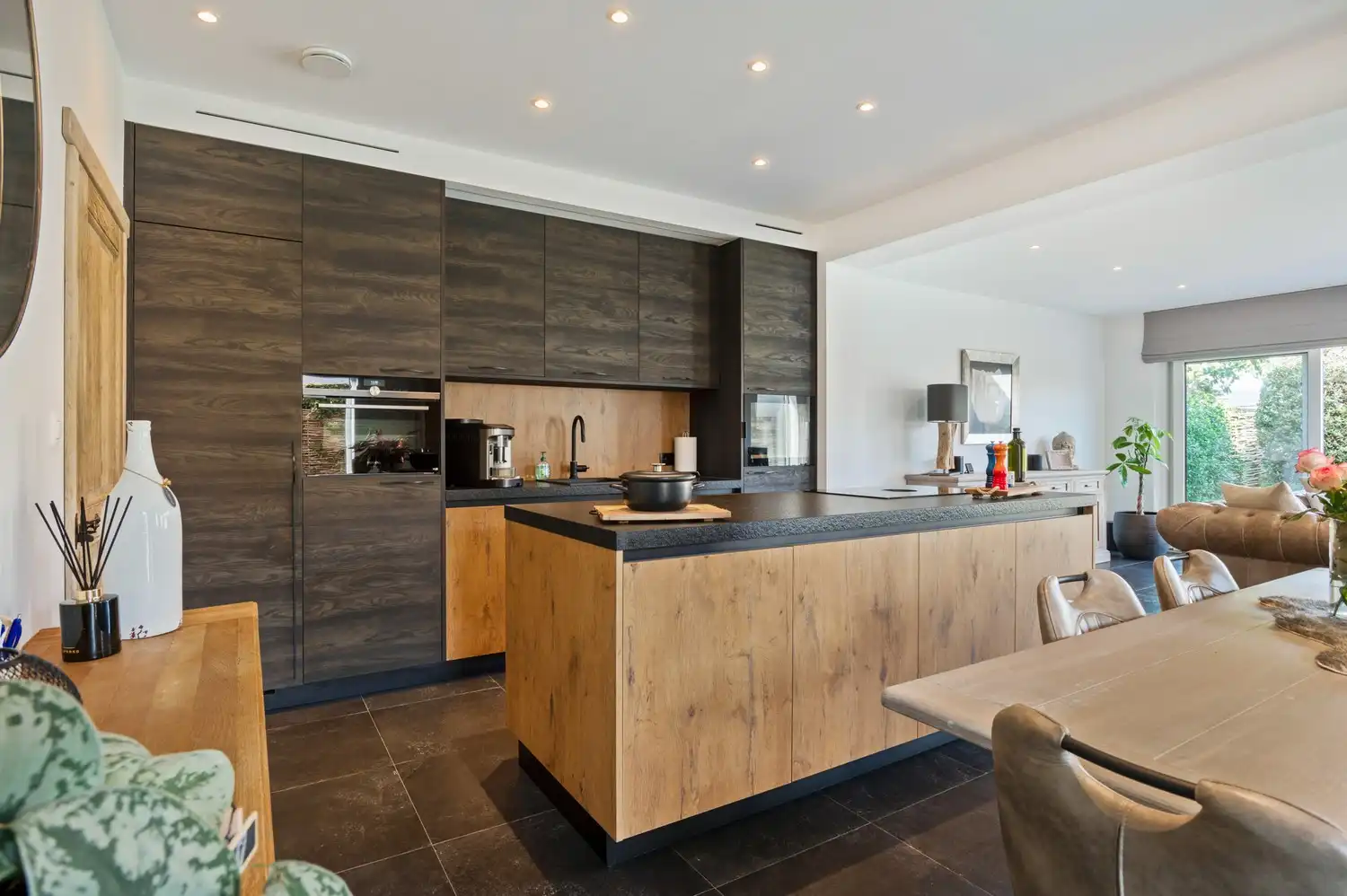 Stijlvolle halfopen BEN-woning met 2 slaapkamers en uitbreidingsmogelijkheden op zolder in Wommelgem! foto 6