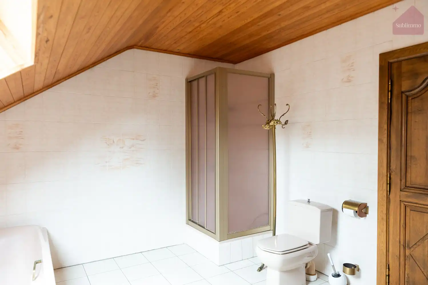 Ruime gezinswoning met 6 slaapkamers op een uitzonderlijk groot perceel van 21a 73ca foto 17