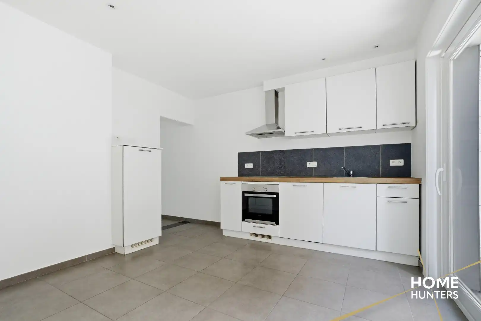 Charmante en instapklare woning met unieke stadskoer en garage foto 7