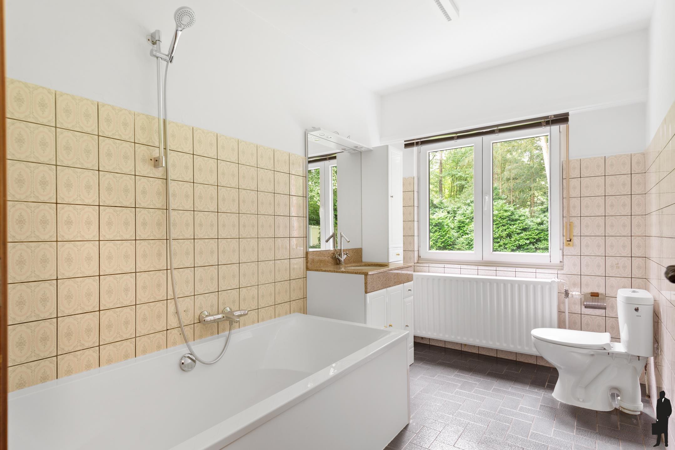 Op een top locatie gelegen gelijkvloerse villa op een prachtig perceel foto 9