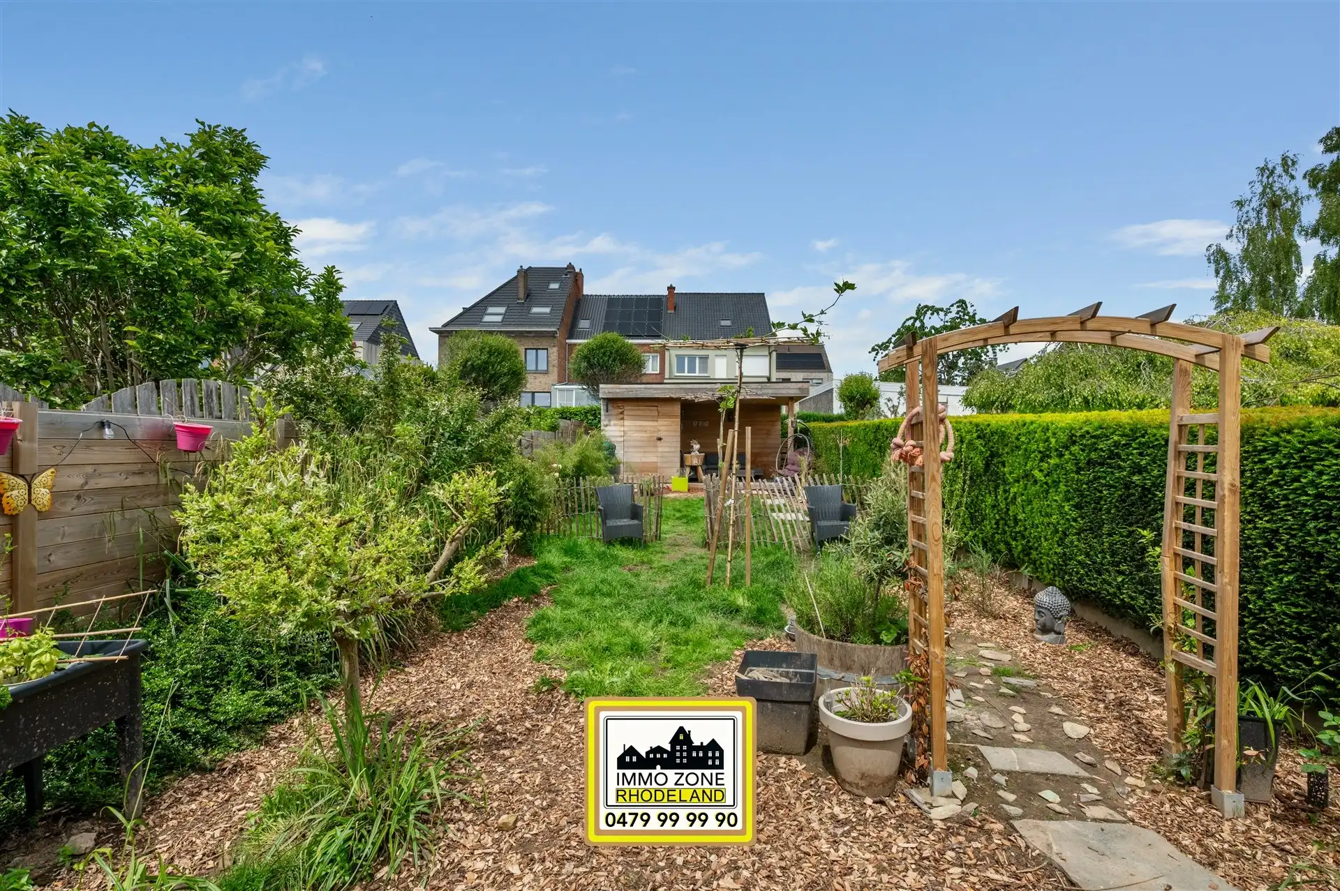Instapklare woning met 3 slpks, 2 bdks, garage en tuin foto 26