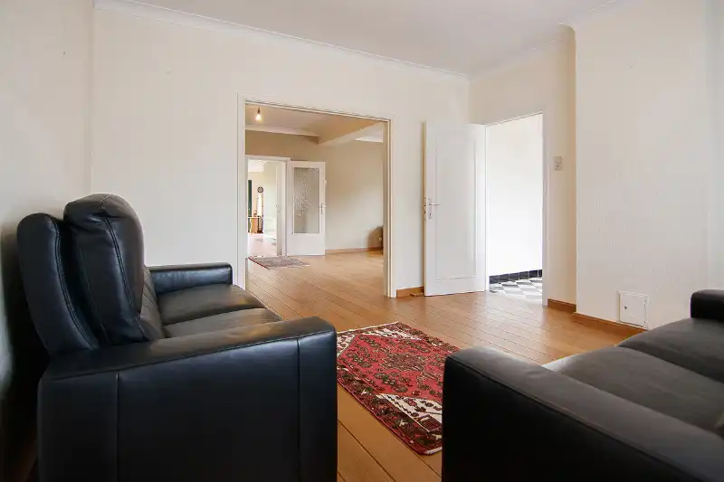 TRADITIONELE WONING VLAK BIJ DE STAD EN HET KANAAL foto 5