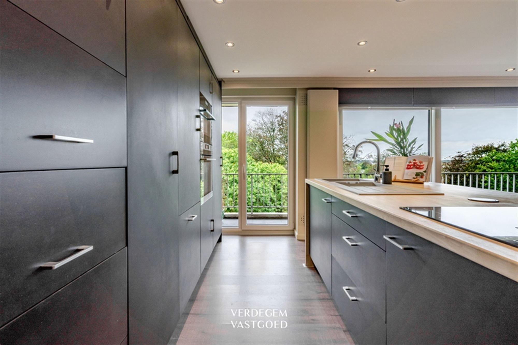Mooi gerenoveerd en instapklaar appartement: een oase in het groen foto 7