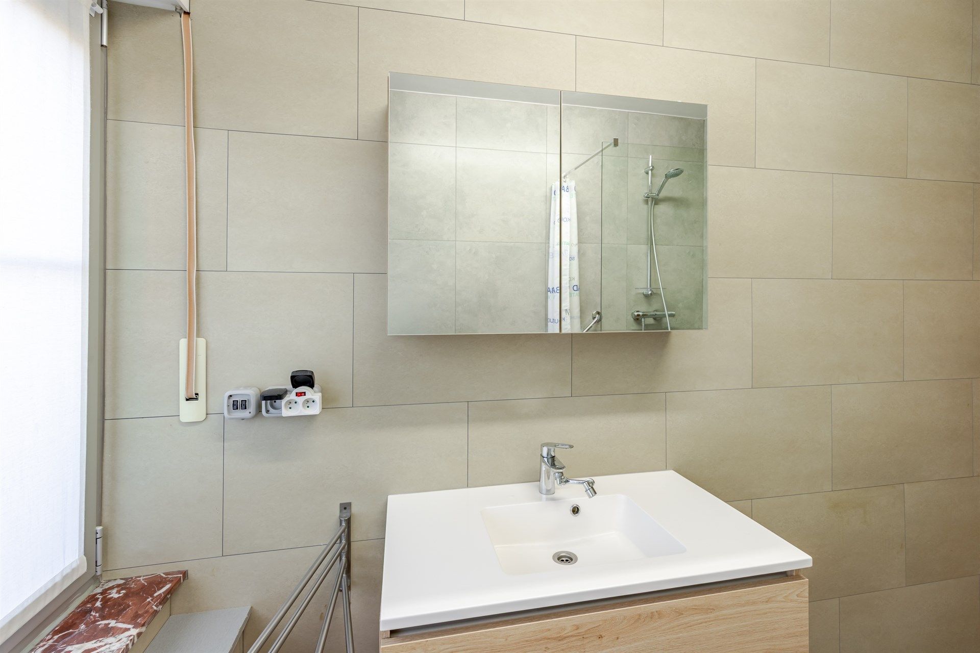 Ruime gezinswoning met vier slaapkamers te Denderleeuw foto 14