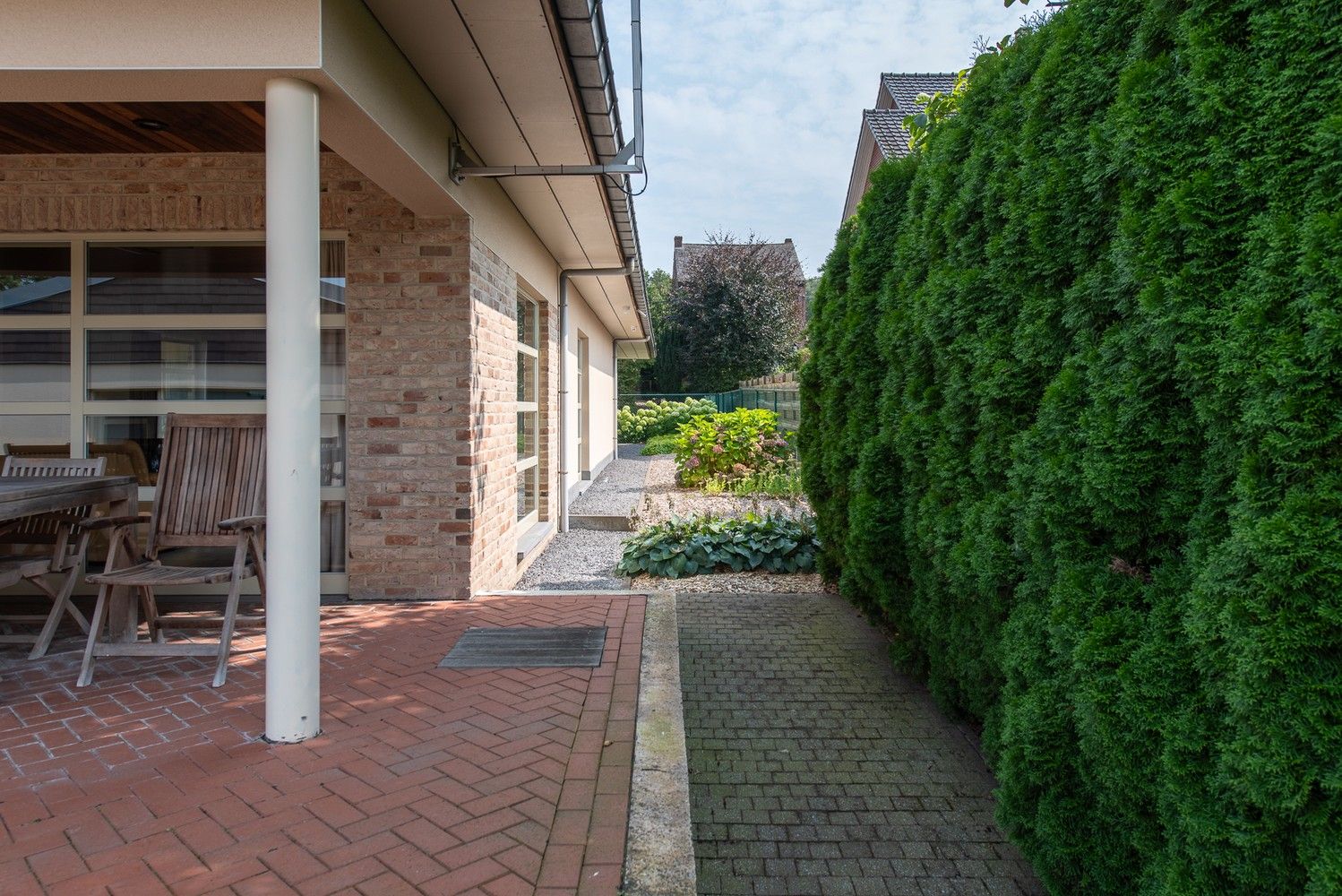 Instapklare gelijkvloerse woning met loods van 300 m² (20a58ca!) foto 5