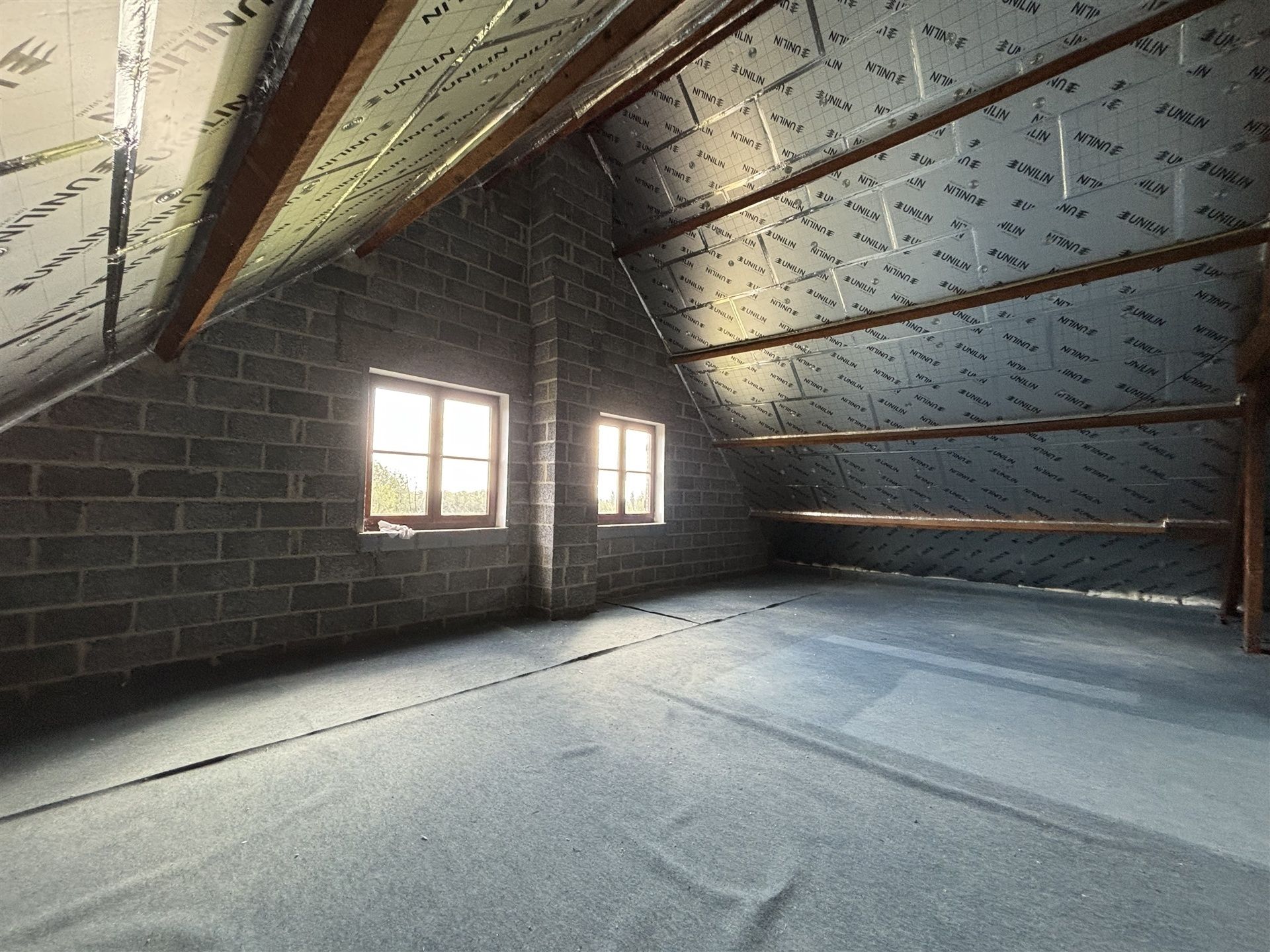 Ruime woning met grote tuin in een rustige straat foto 29