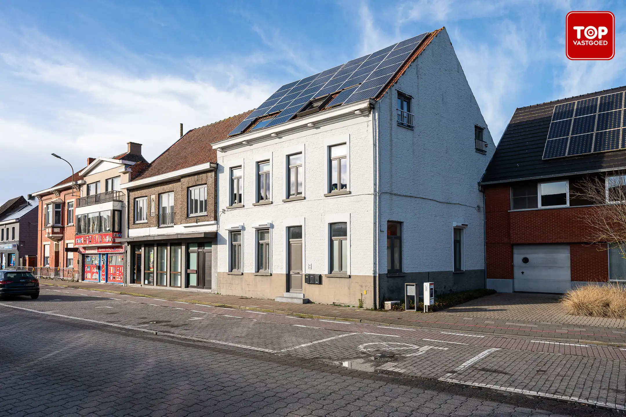 Instapklaar appartement in centrum Waarschoot foto {{pictureIndex}}