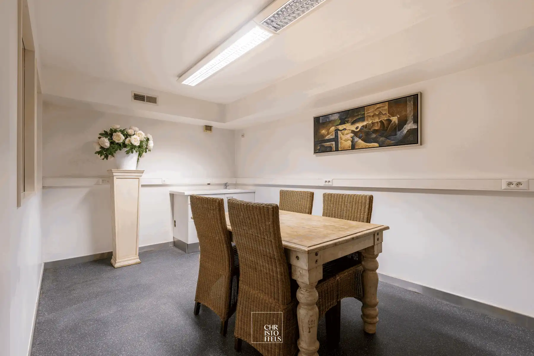 Tijdloze villa van 422 m² met uitzonderlijke ruimte en mogelijkheden nabij Maastricht! foto 20