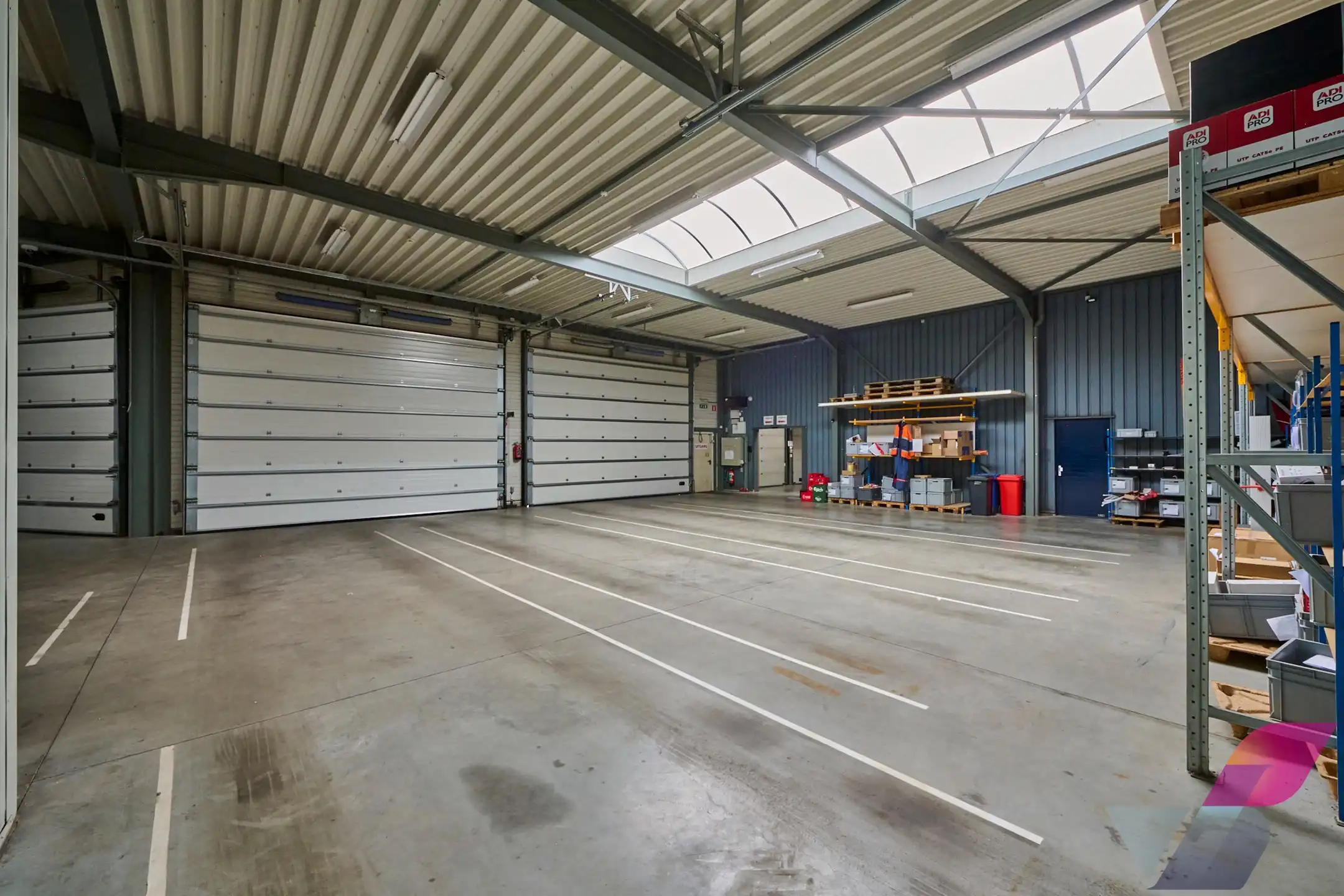 MULTIFUNCTIONEEL GEBOUW OP MOOIE ZICHTLOCATIE foto 11