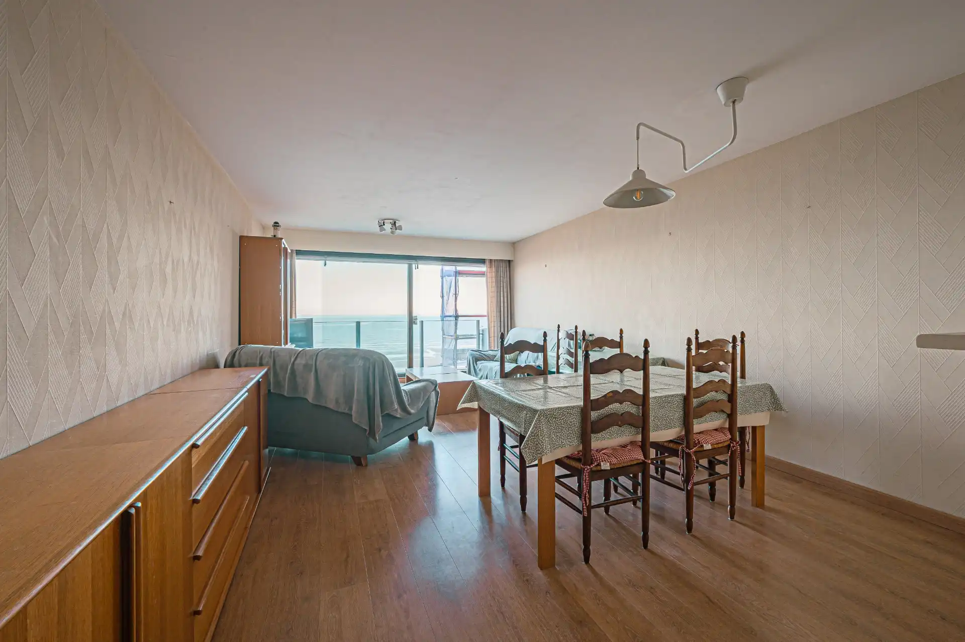 2-slaapkamer appartement op de zeedijk foto 6