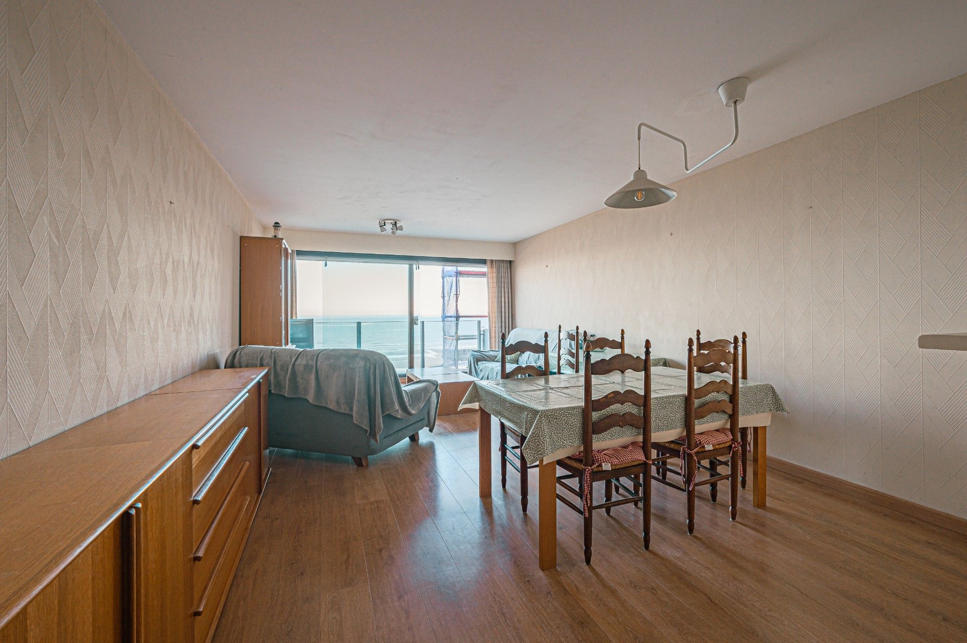 2-slaapkamer appartement op de zeedijk foto 6