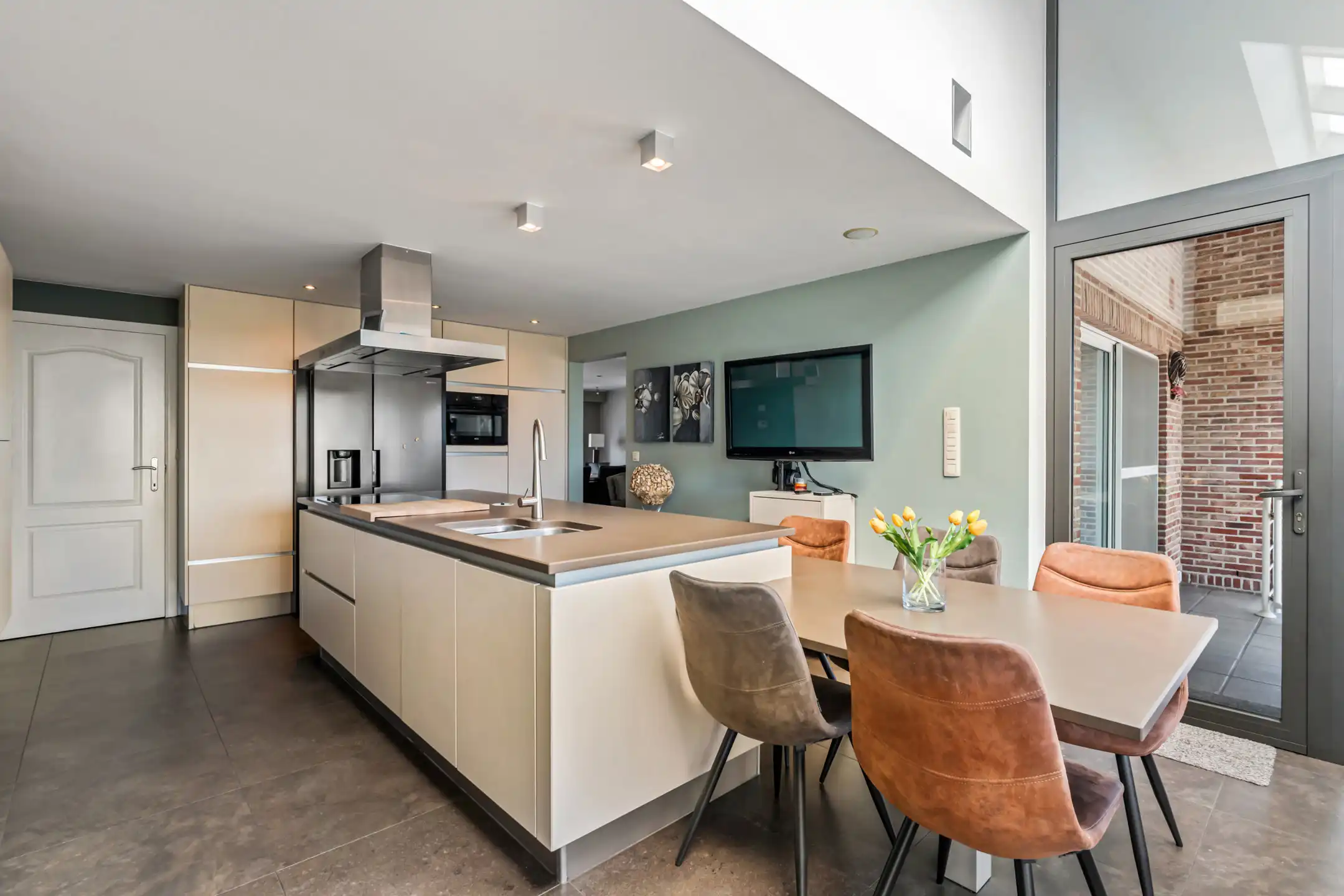 Vrijstaande woning met kapsalon/bureel op 13a47ca foto 8