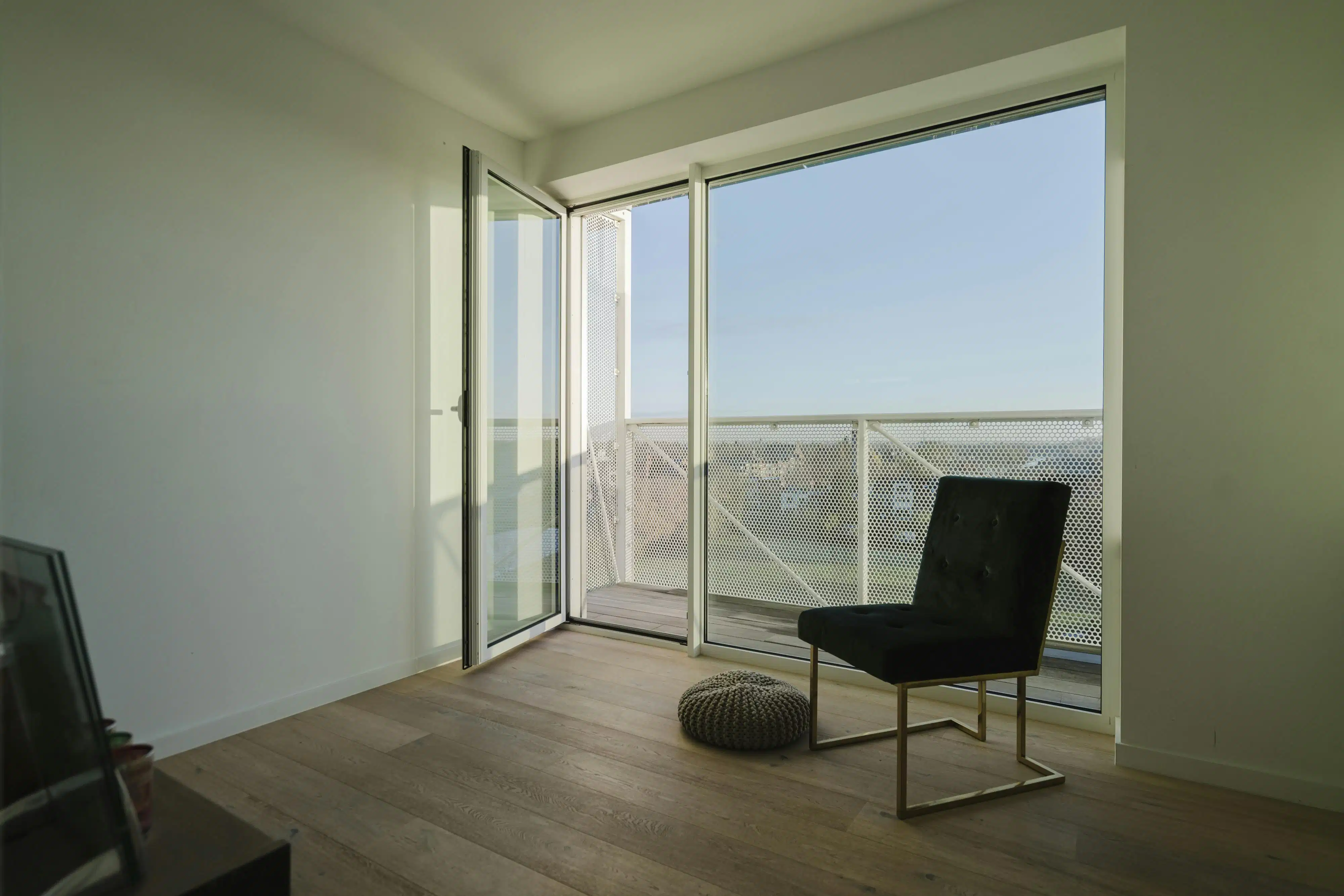 Adembenemend appartement met Leiezicht in hartje Kortrijk foto 8