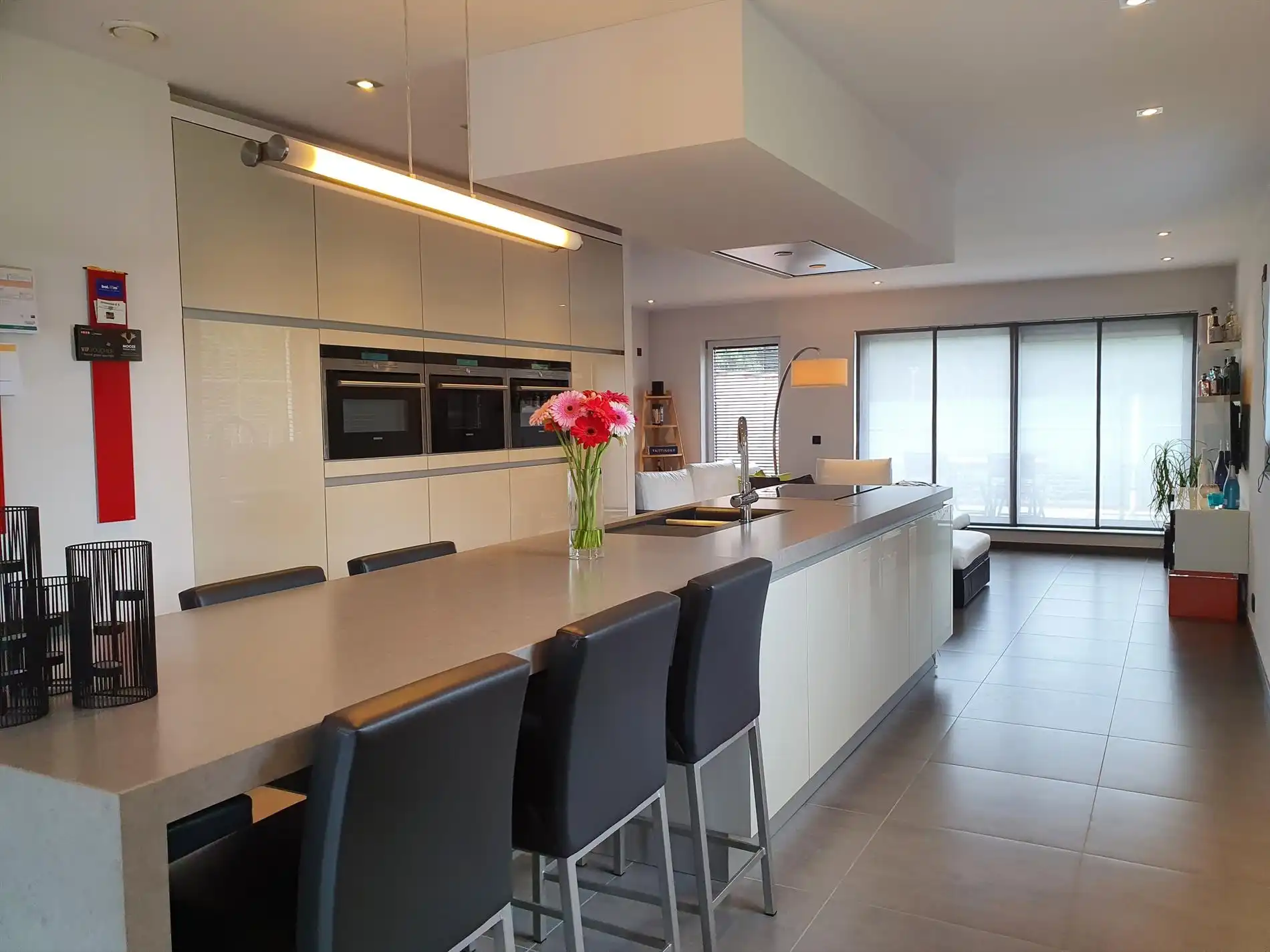 Appartement met 2 slaapkamers, ruim terras en autostaanplaats te OLV Olen ! foto 4