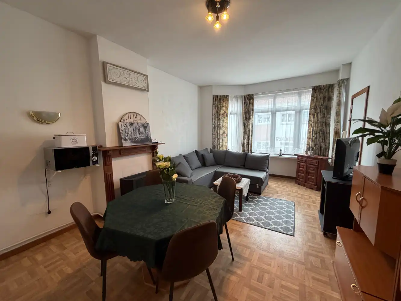 Gemeubeld appartement met één slaapkamer in een gebouw zonder lift. foto 2