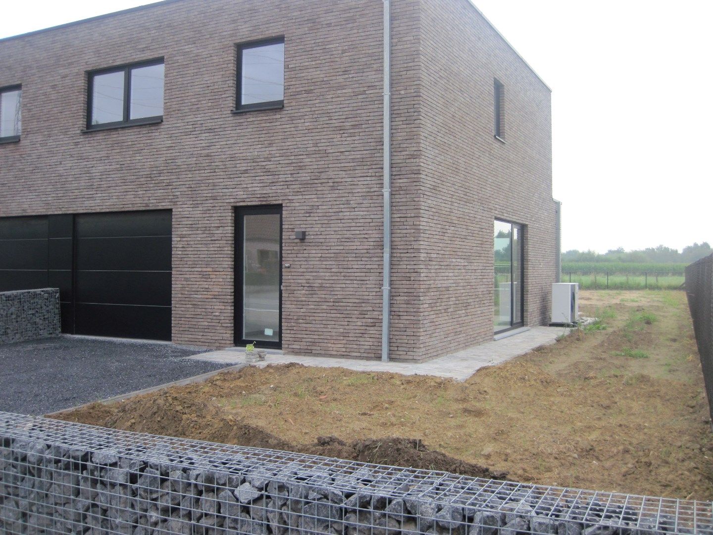 Eigentijdse nieuwbouwwoning foto 20