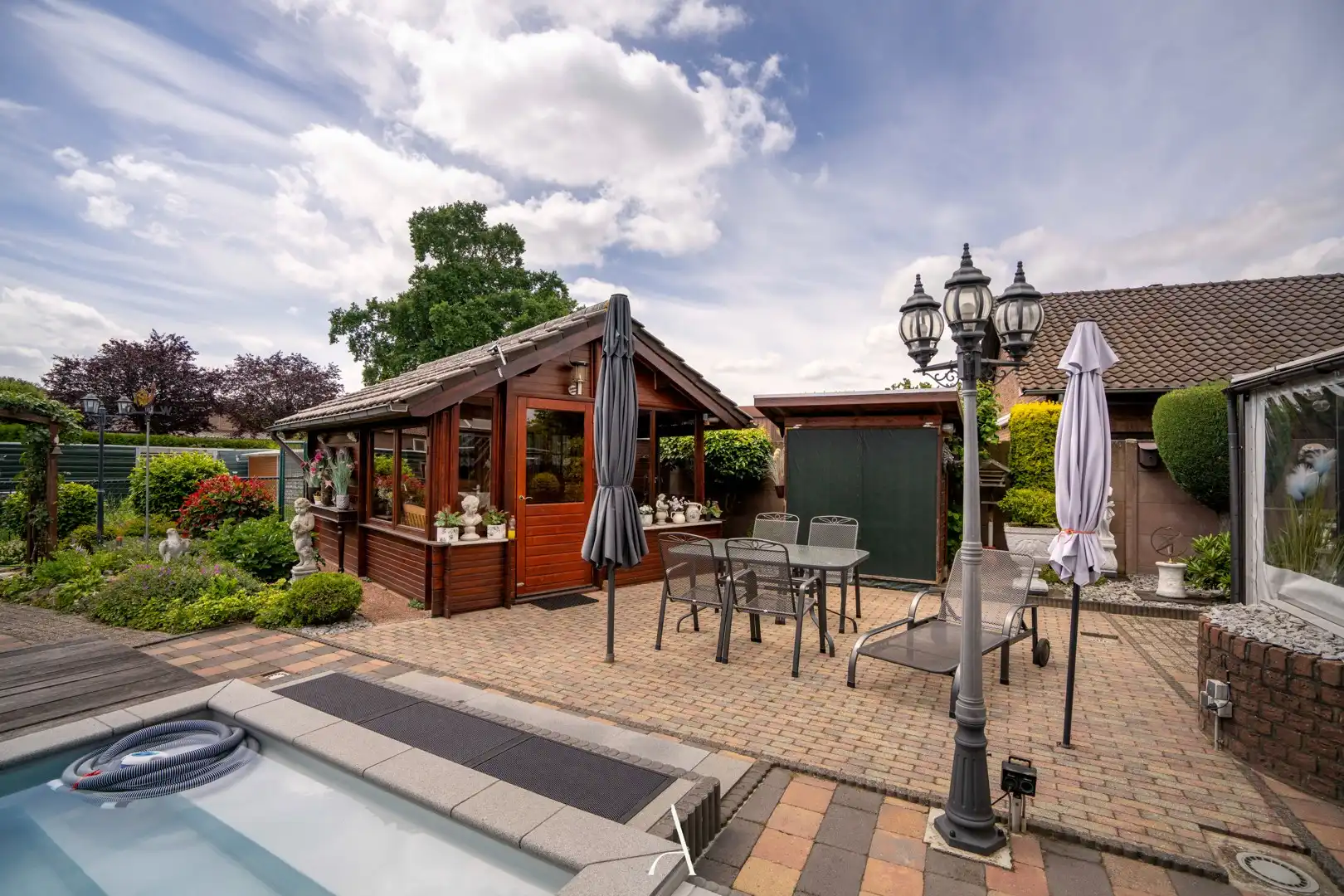 Instapklare gezinswoning met verwarmd zwembad en levensbestendige indeling op 840 m² foto 21