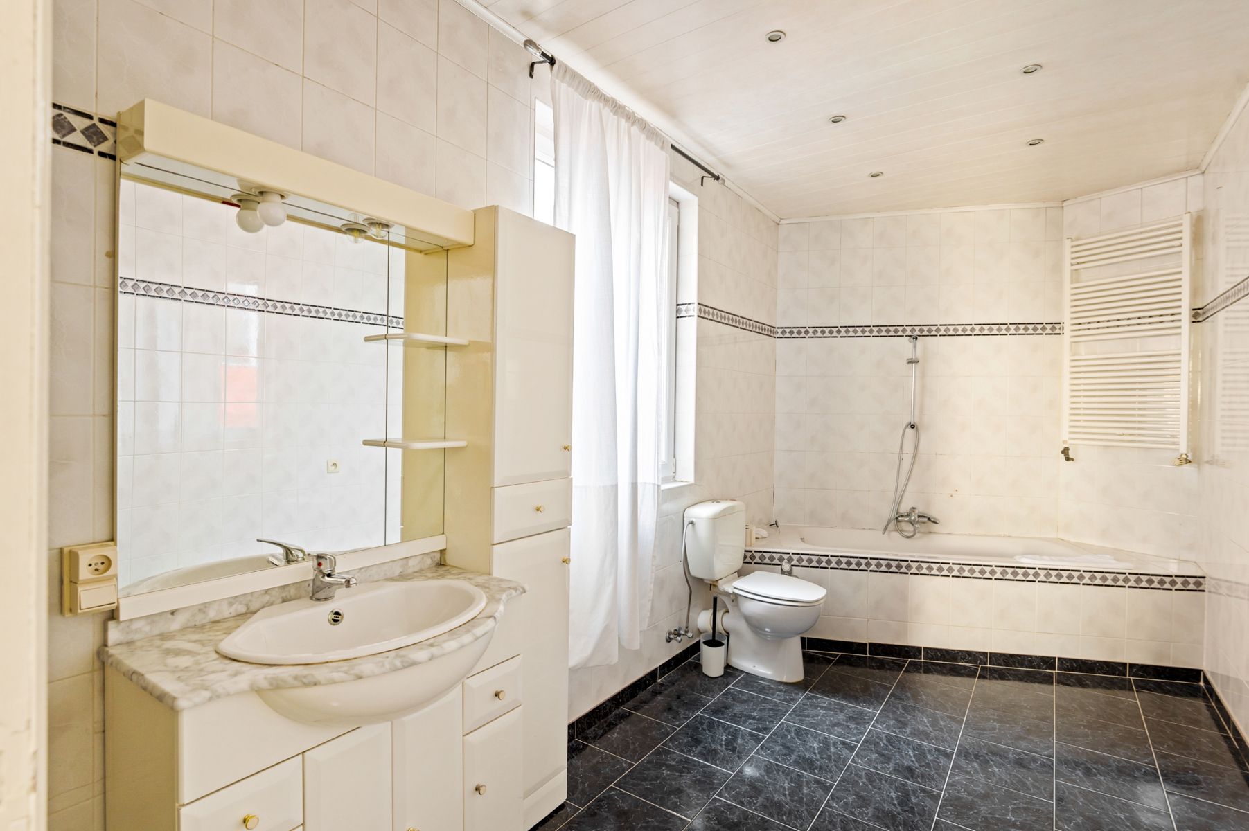Comfortabel woning in Zurenborg foto 8