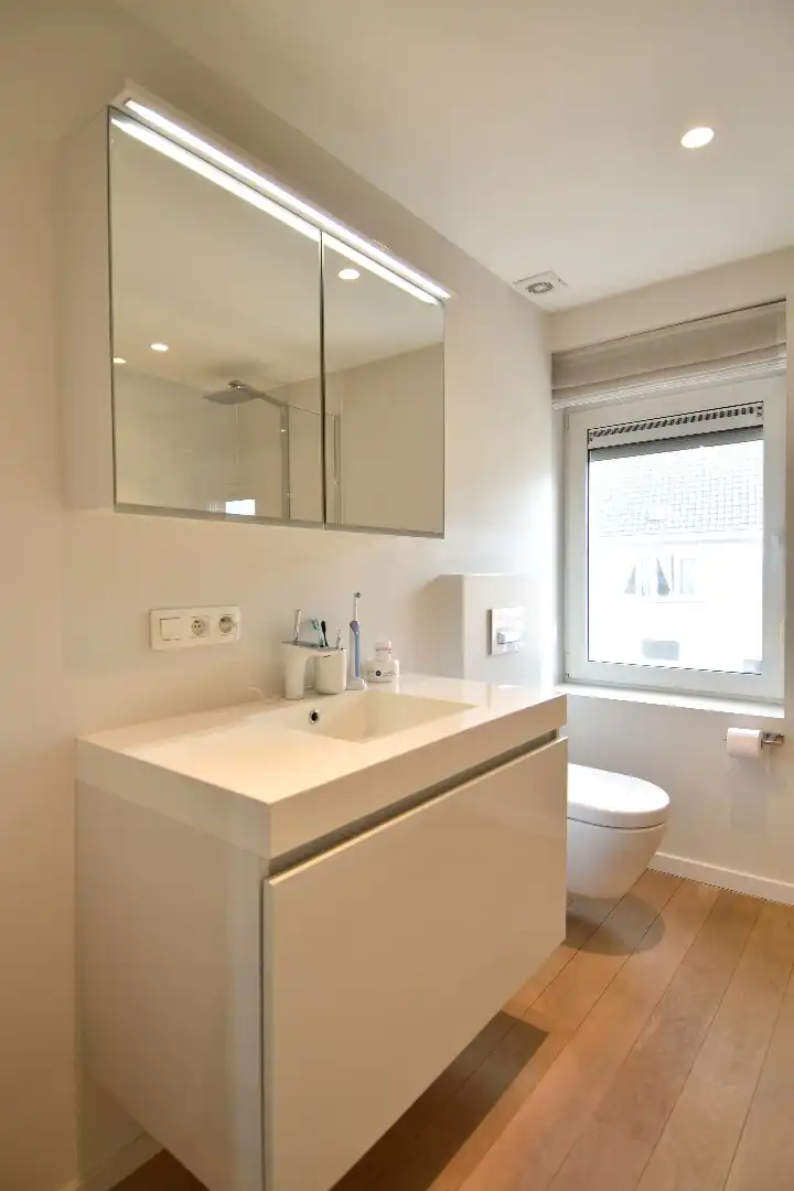 Vernieuwde HOB met 3 slaapkamers, bureel, zonnige tuin en garage te koop in Bellegem foto 10