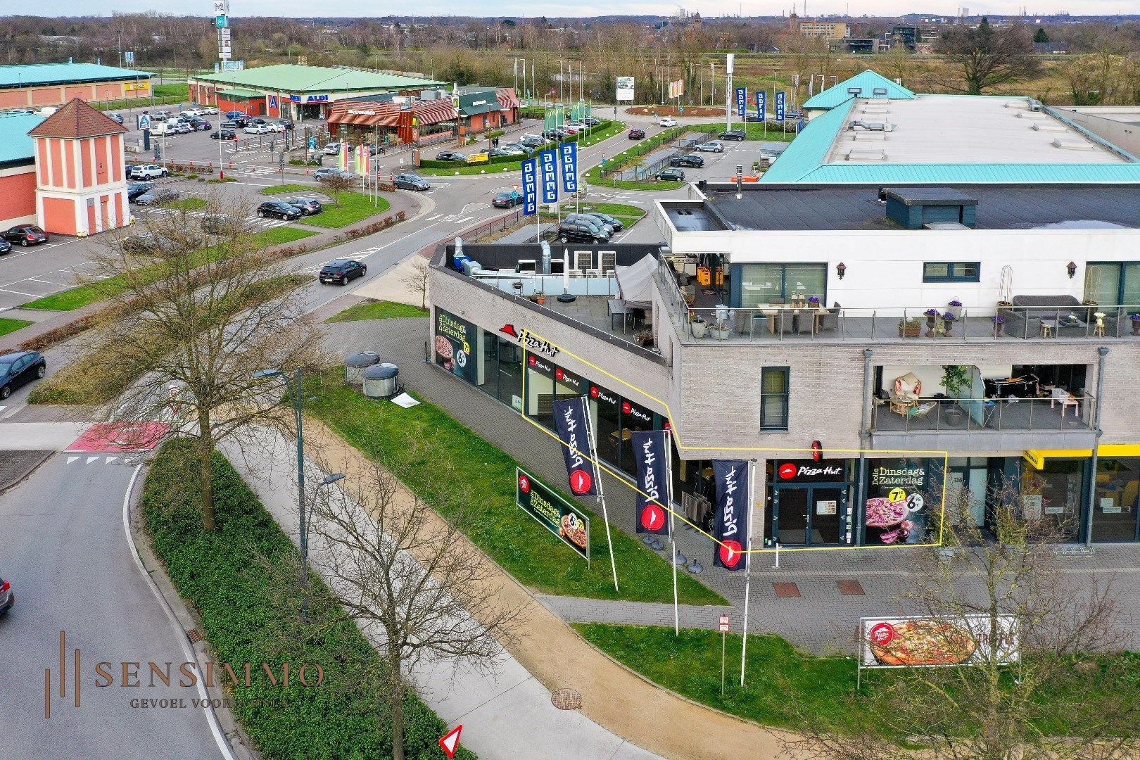 Prachtig handelspand in het levendige centrum van Maasmechelen - AAA locatie foto 16