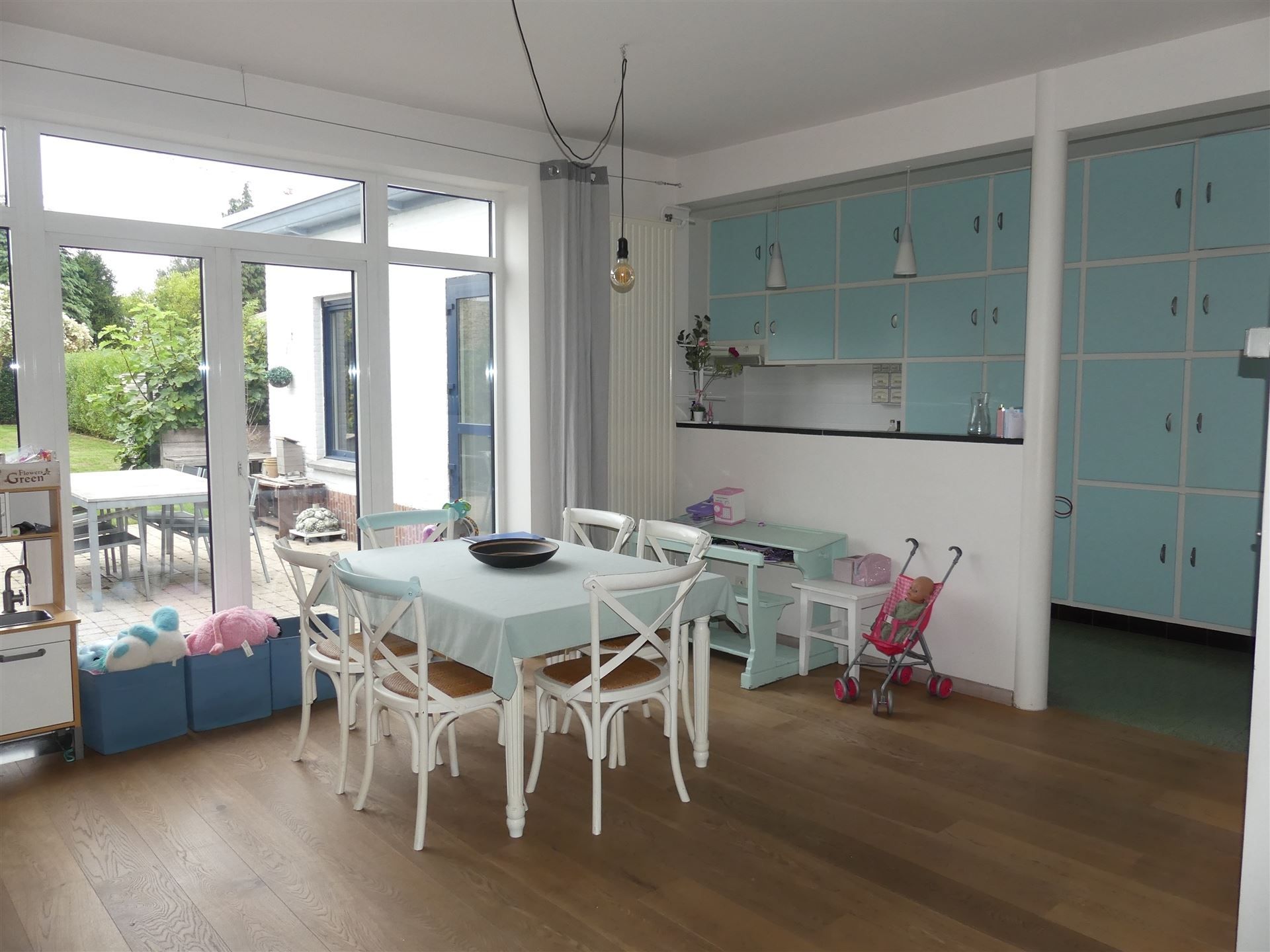 Charmante woning met 5 slpls en mooie tuin! foto 3