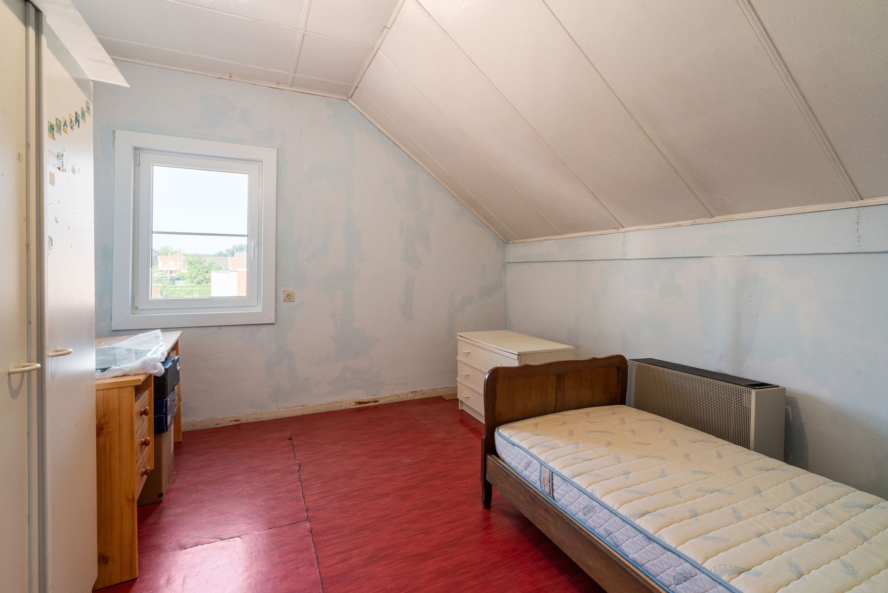Te renoveren woning met 4 slaapkamers en mooie tuin in het rustige Haaltert foto 14