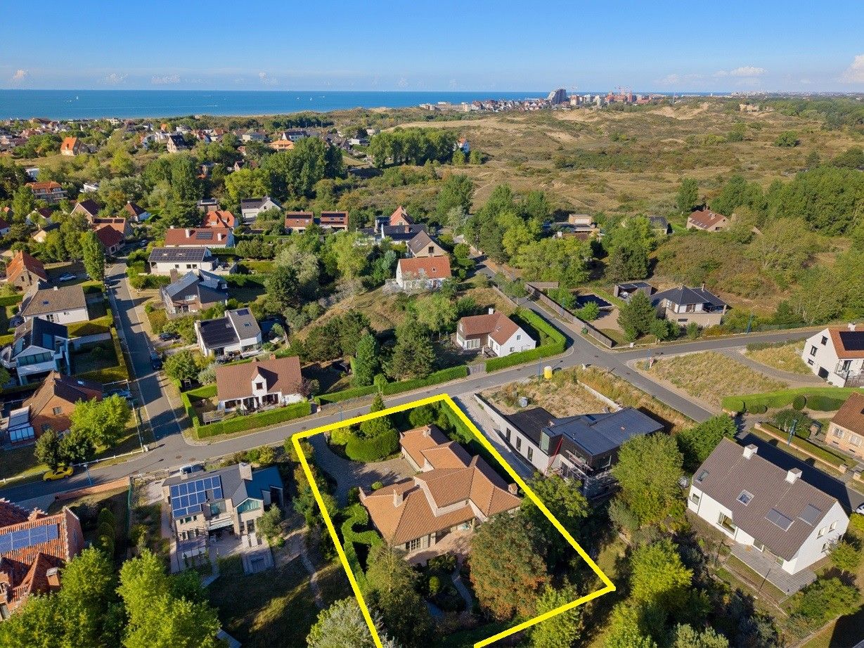 Exclusieve Spaanse villa welgelegen nabij de duinen en de zee. foto 3