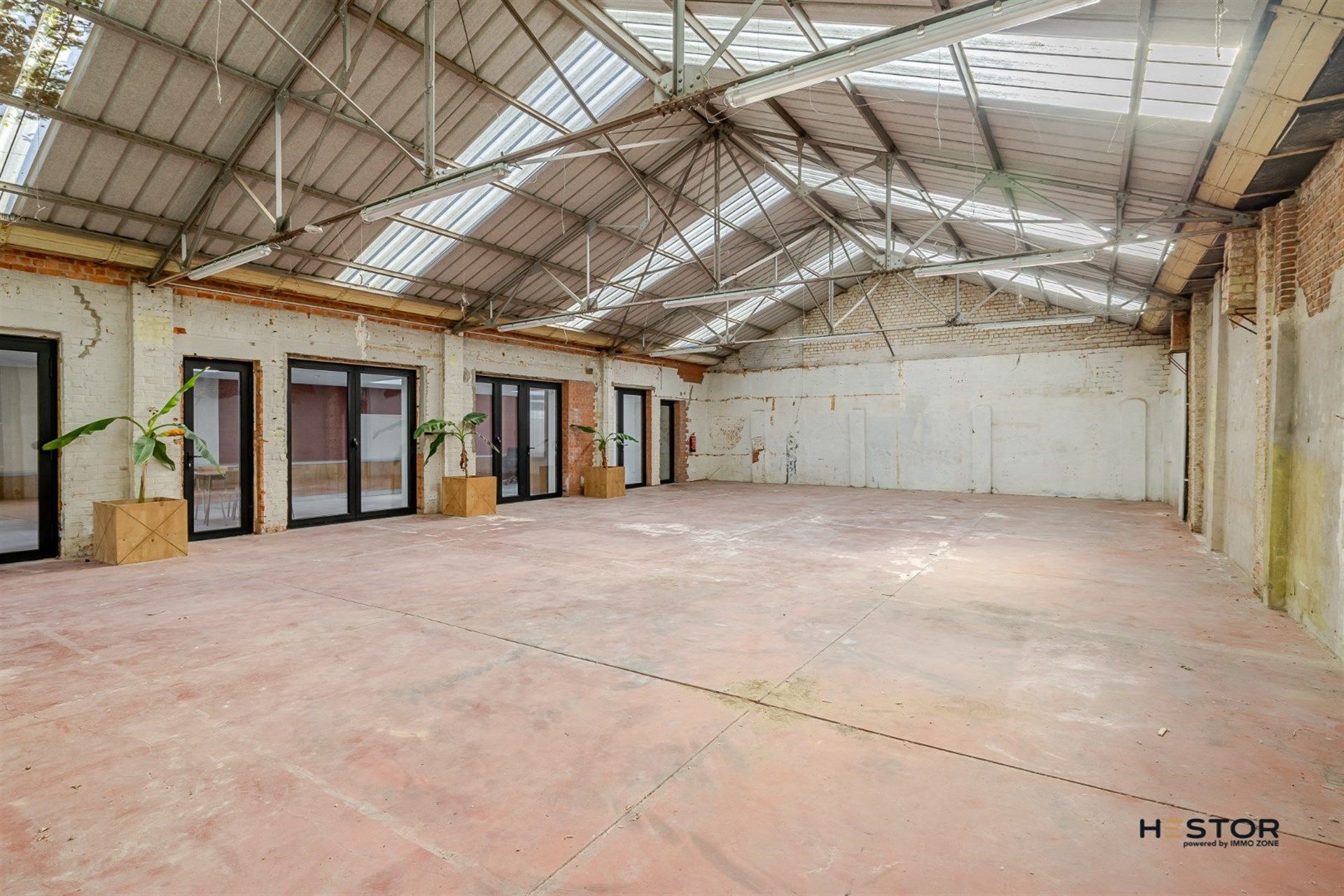 Stijlvol kantoor met veelzijdig magazijn in Sint-Niklaas foto 3