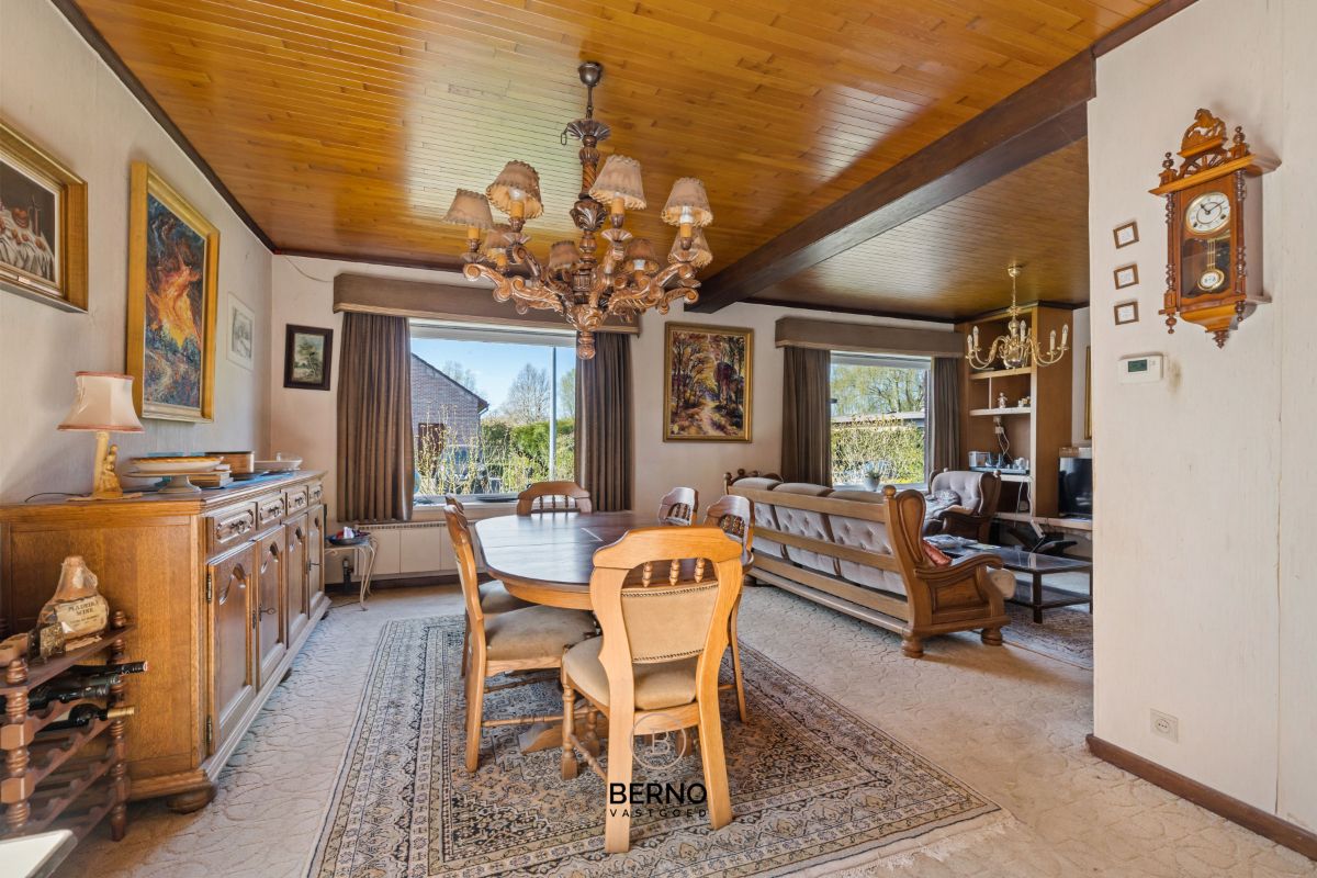 Fantastisch gelegen bungalow met ruime zolder foto 4