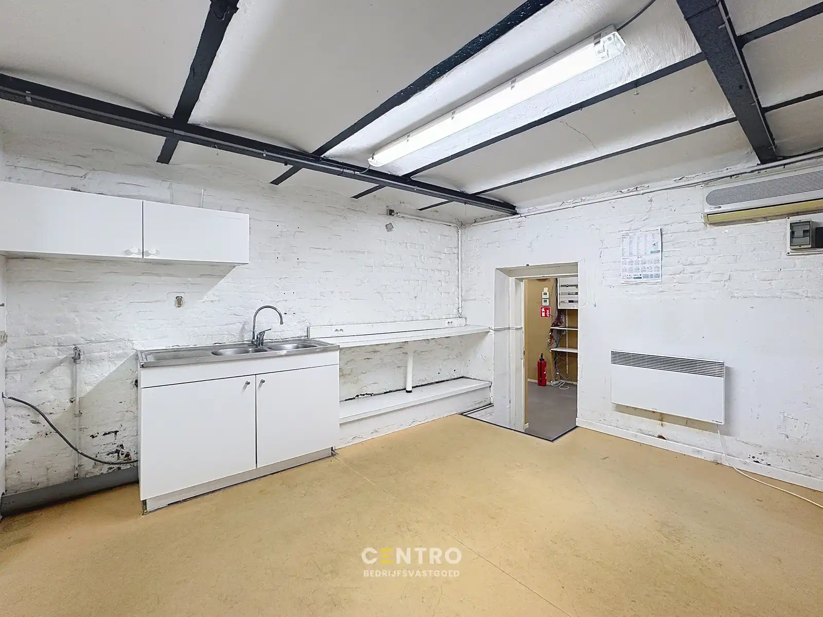 Handelsgelijkvloers op TOPligging (Grote Markt/Ooststraat) te Roeselare! foto 18