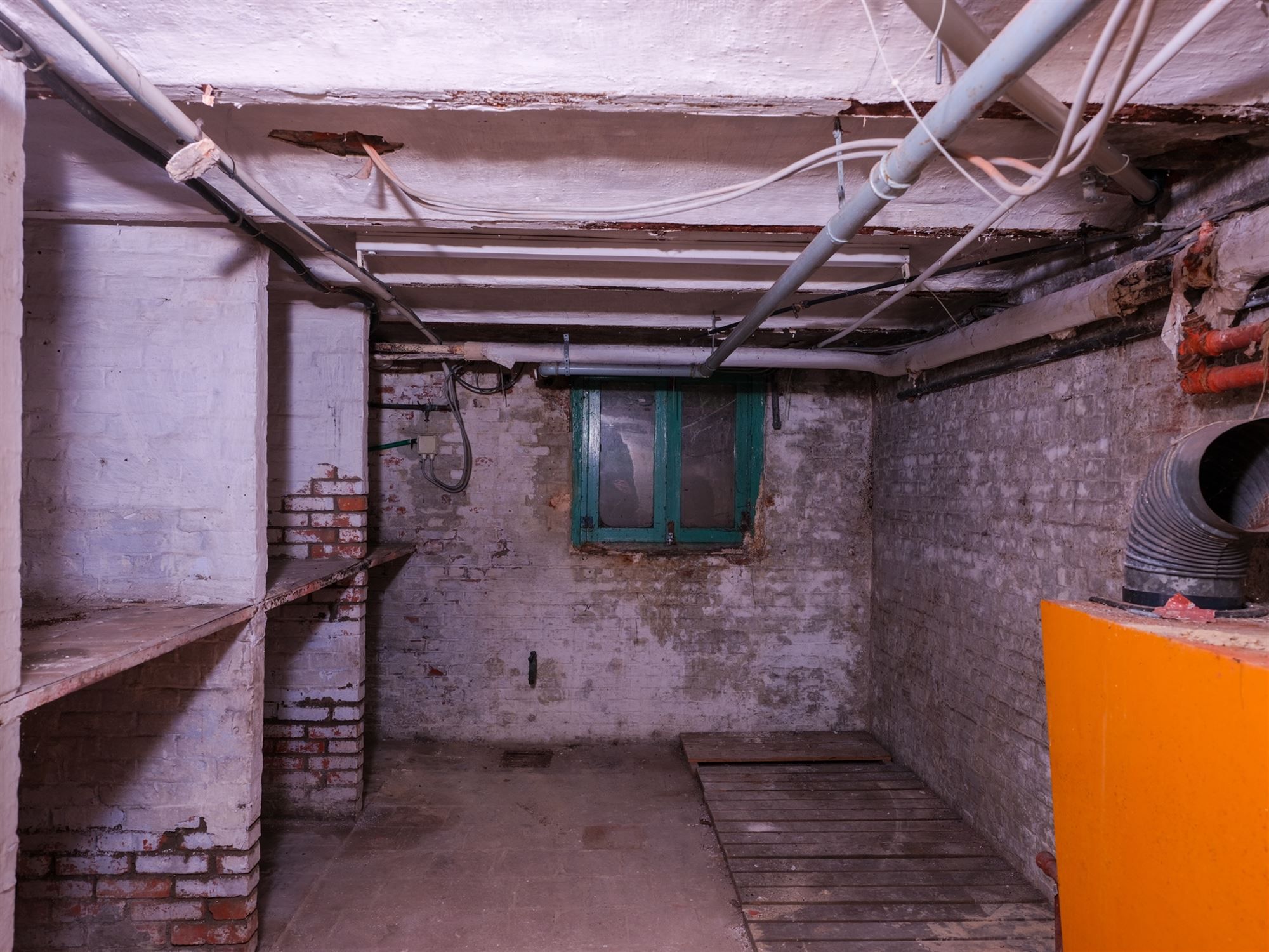 ruime rijwoning met polyvalent bijgebouw en tal van mogelijk foto 51