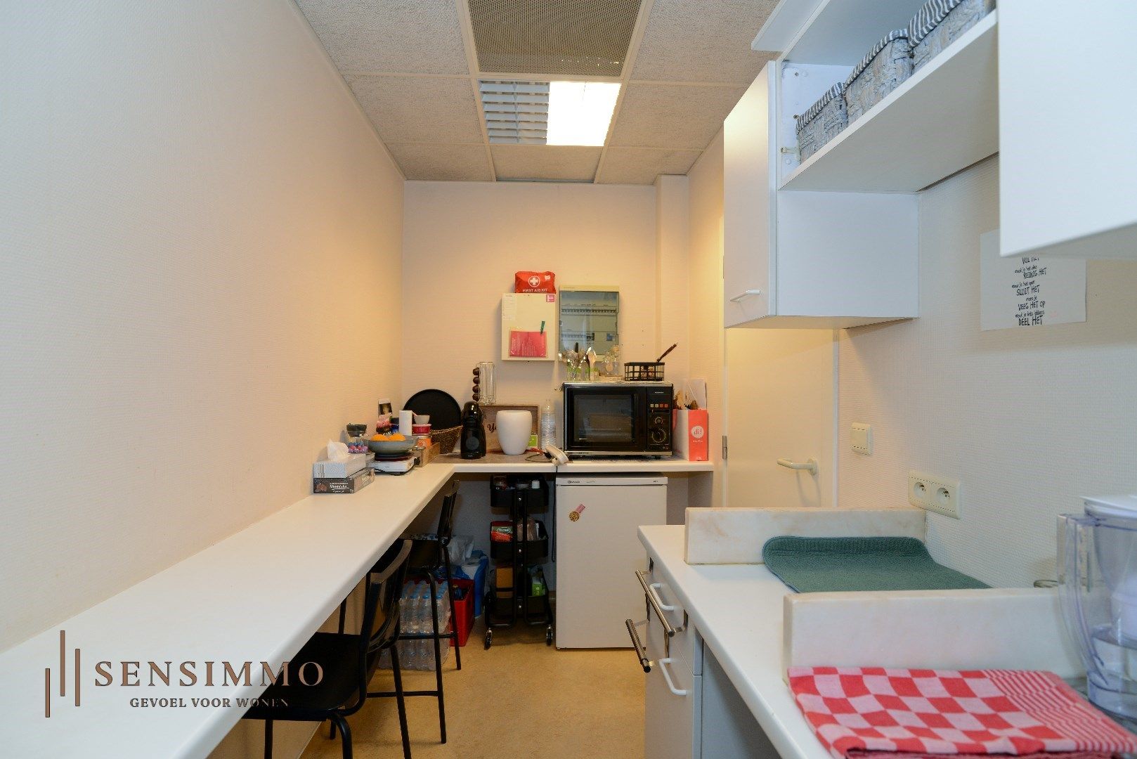 Unieke handelsruimte op toplocatie in Genk – 200m² flexibel in te richten foto 14