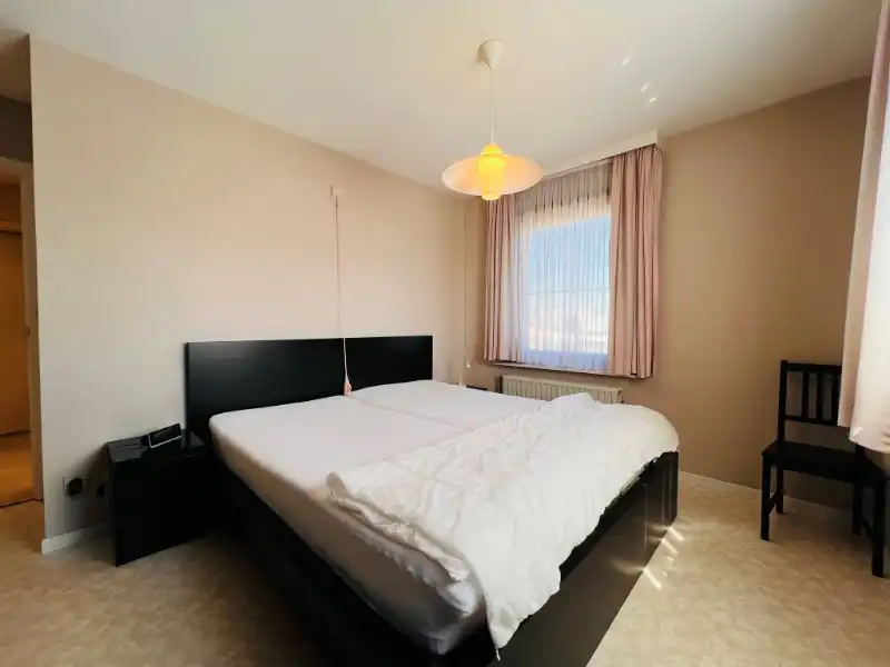 Ruim woonappartement met 3 slaapkamers en carport foto 17