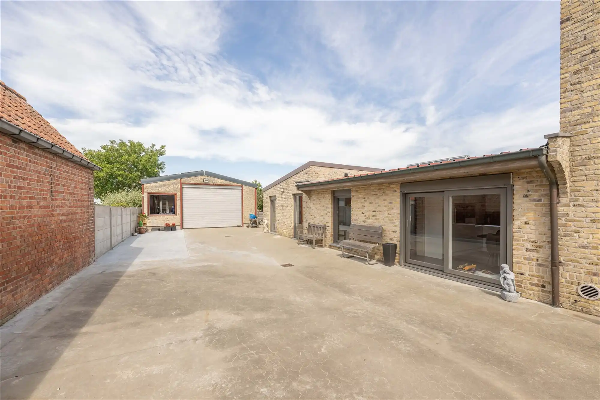 Woning met loods foto 20
