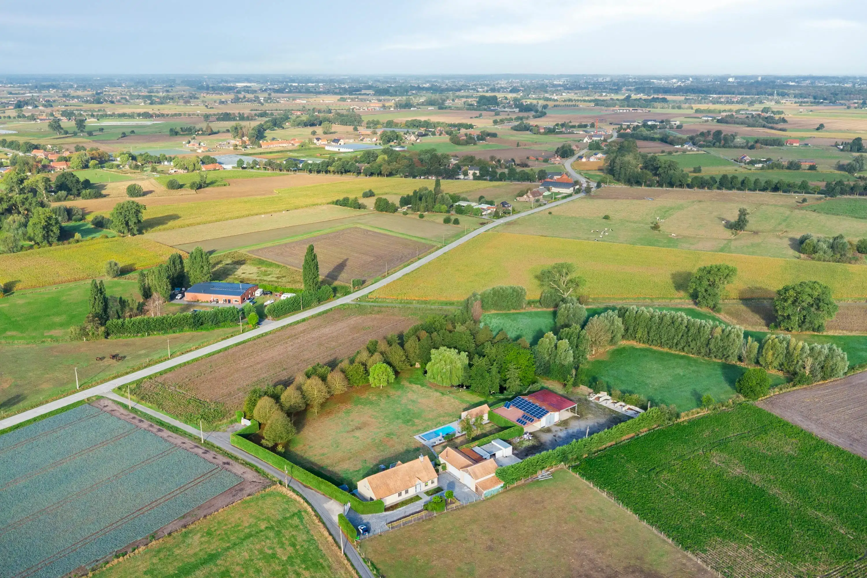 Huis met magazijn op een rustige locatie in Zwevezele foto 24