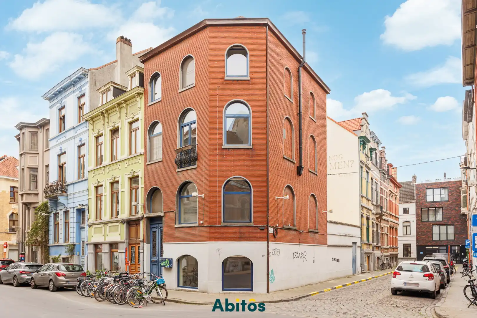 Opgefriste ruime duplex met 2 slaapkamers nabij Vrijdagmarkt foto 3