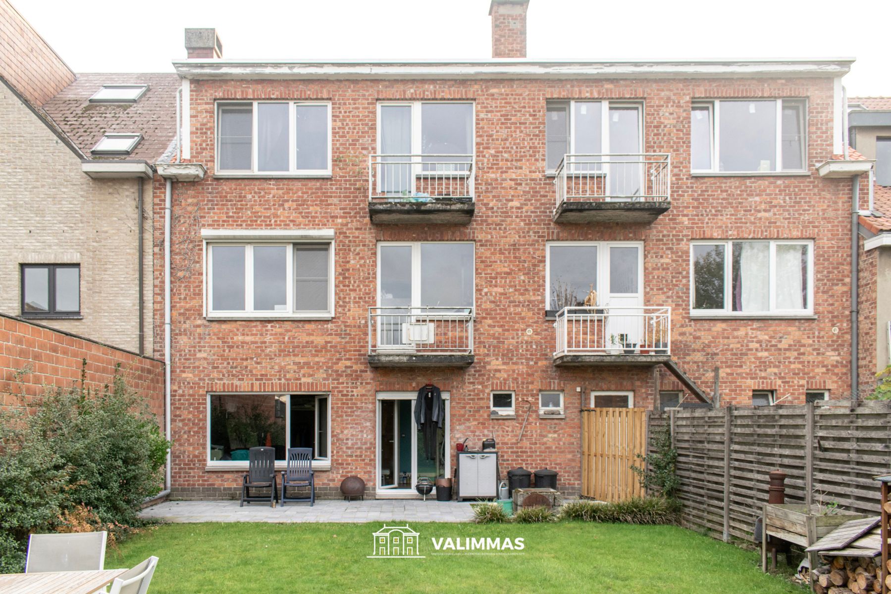 Welgelegen gelijkvloersappartement met groot terras en tuin foto 9