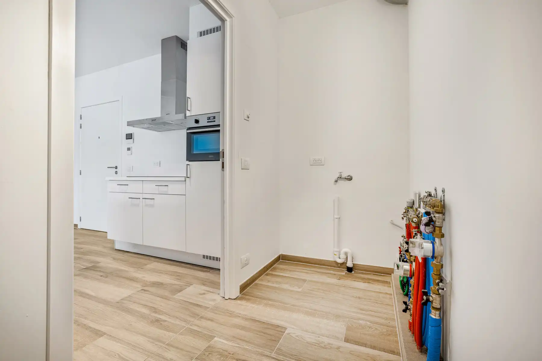 Service flat gelegen in centrum Halle foto 17