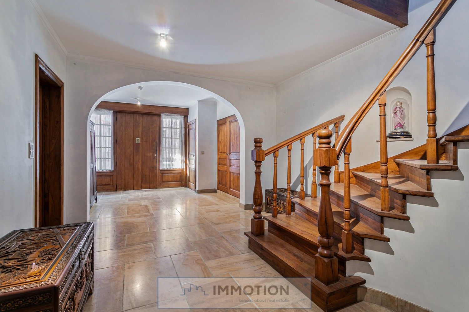 Unieke burgerwoning met bijgebouw en tuin foto 3