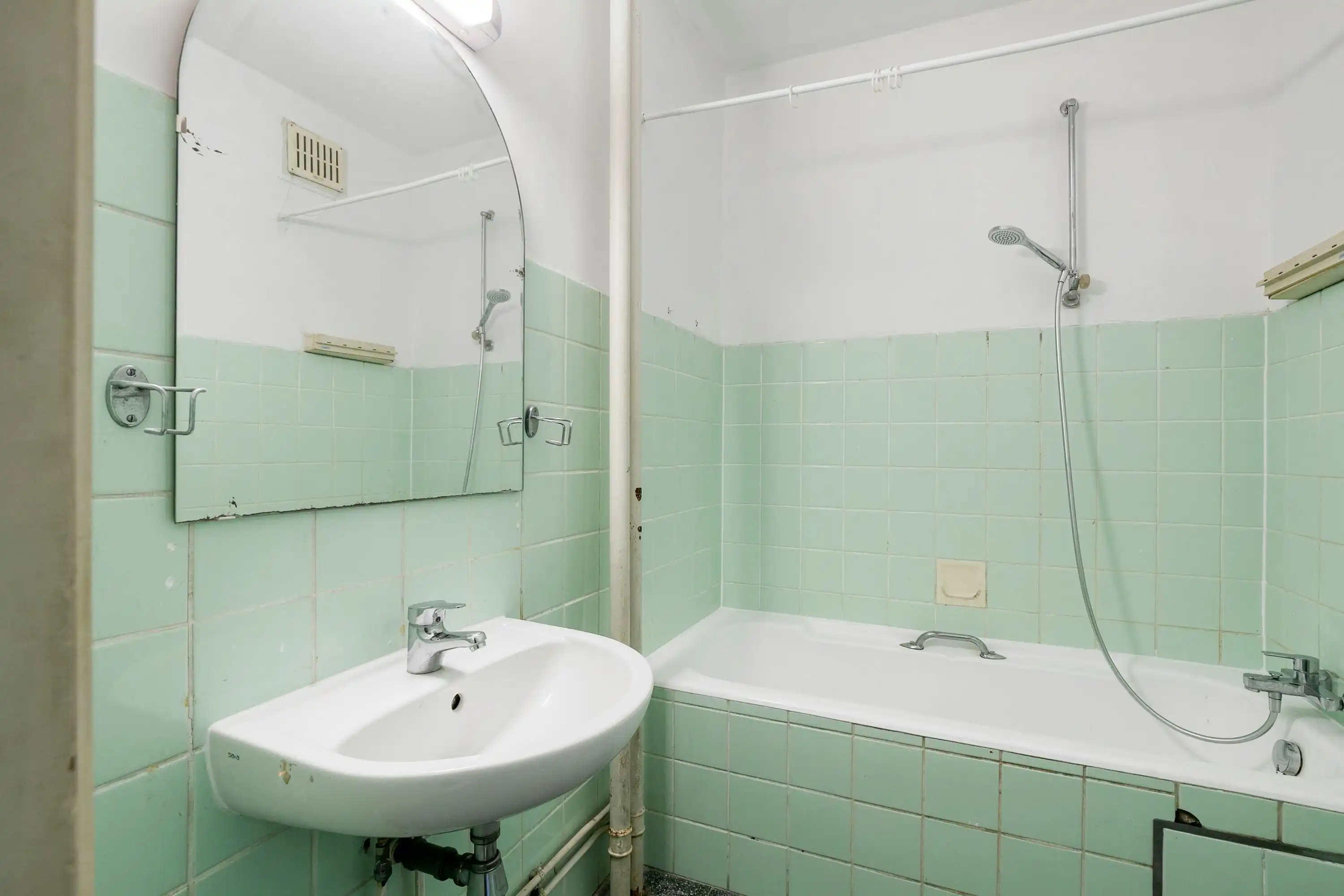 Drie slaapkamer appartement van 118 m² te koop in Borgerhout foto 12