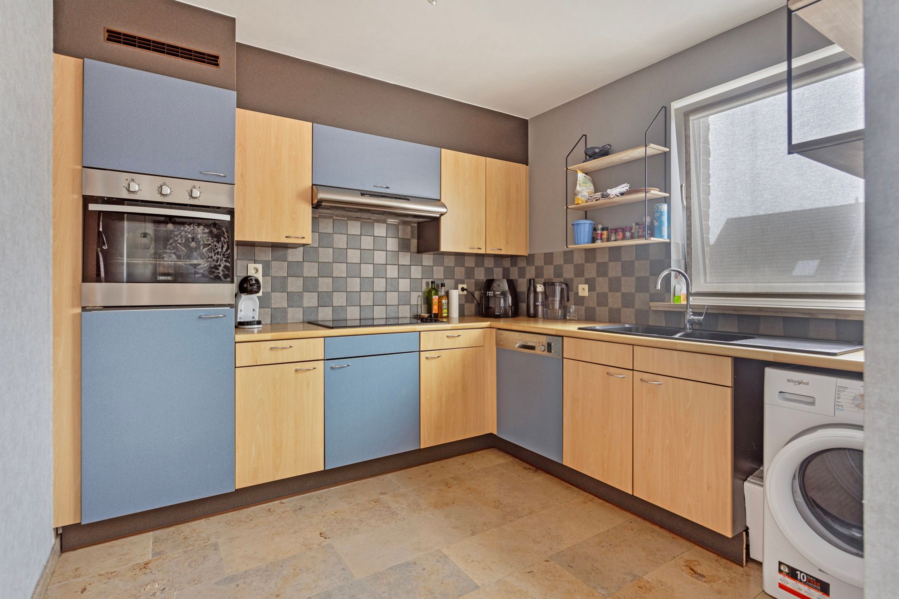 Centraal gelegen, gemoderniseerd appartement in Oedelem foto 8