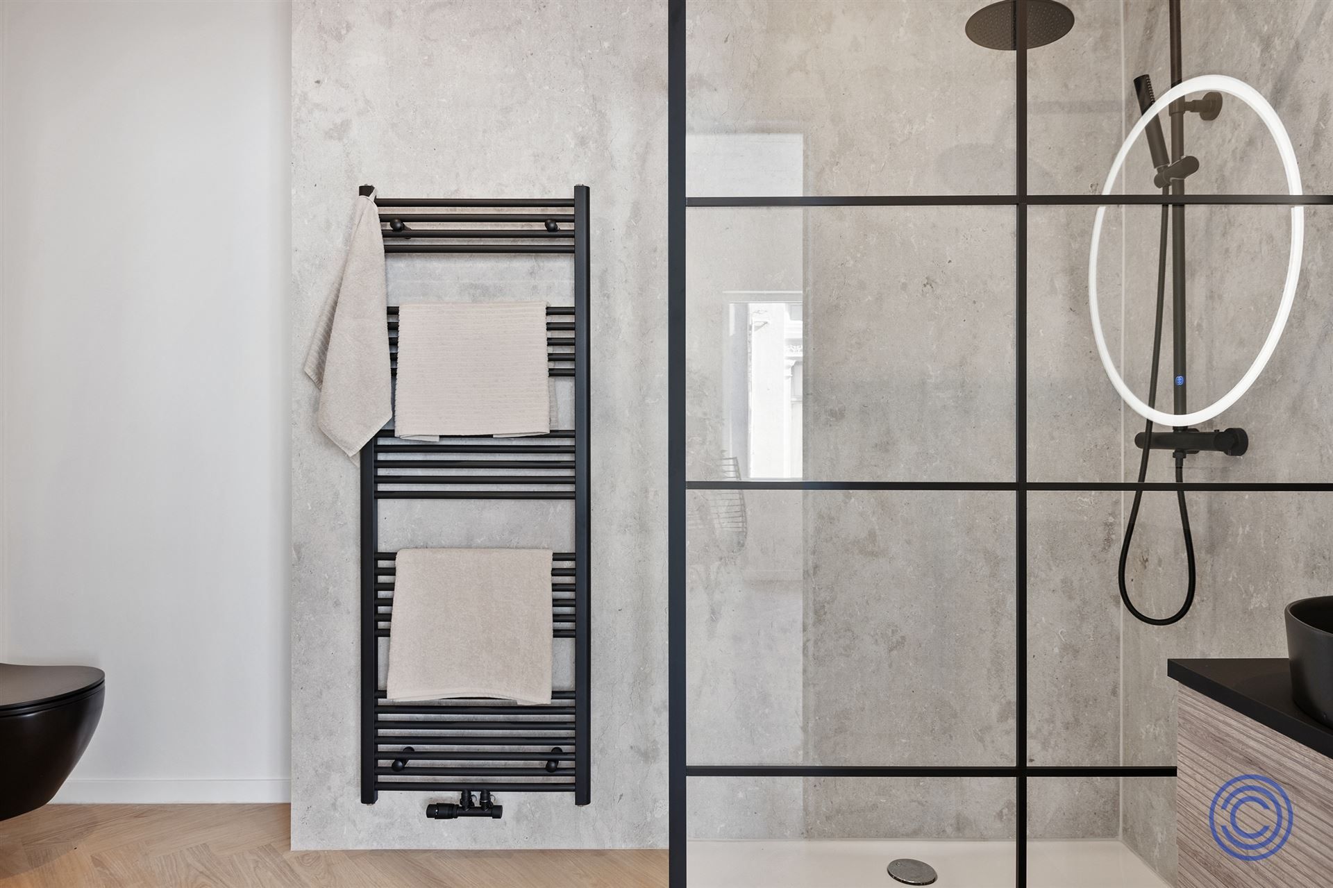 Gerenoveerd 2-slpk appartement op TOP locatie! foto 6