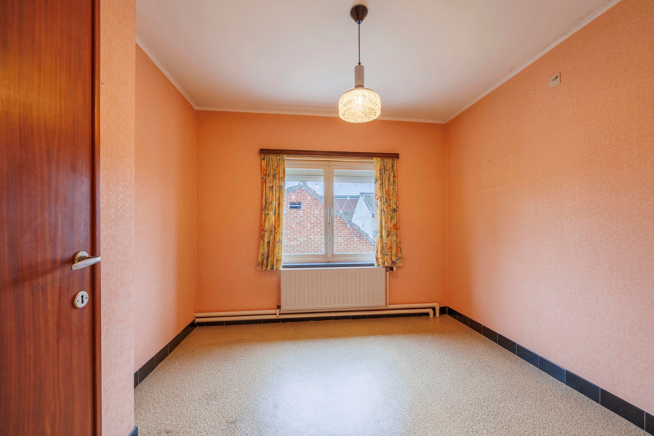 Te renoveren vrijstaande woning foto 14