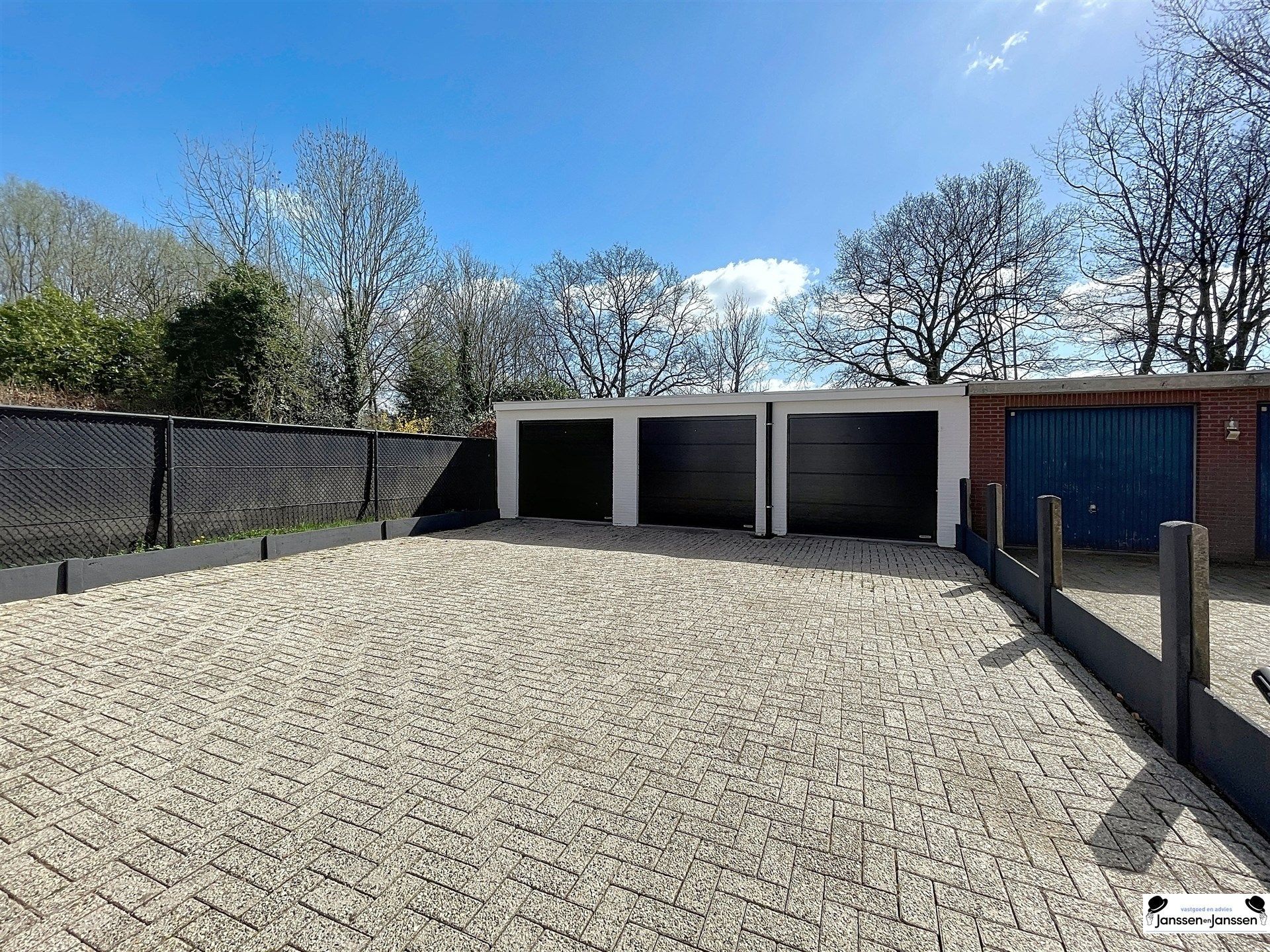 Gelijkvloers gerenoveerd appartement met 2 slaapkamers en tuin foto 6