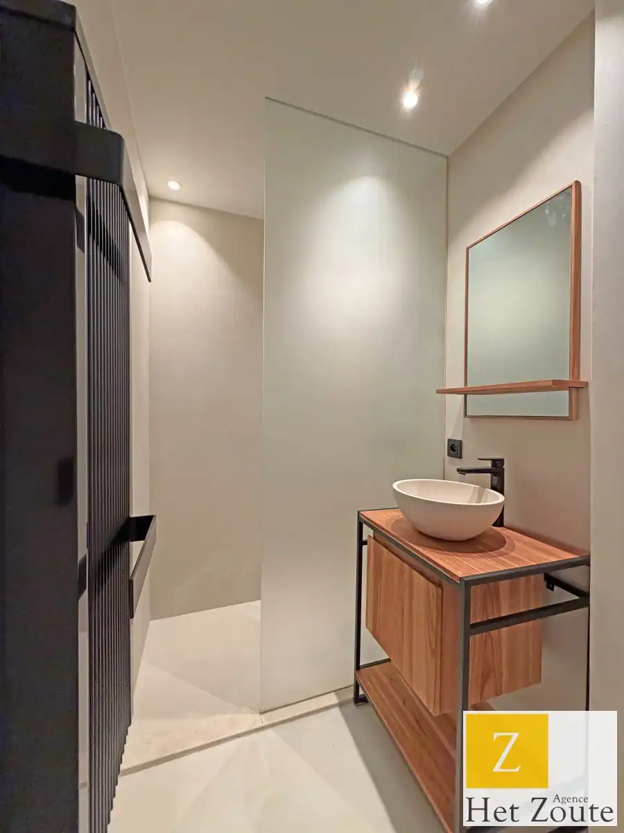 Gezellig instaplaar appartement op enkele passen van Zeedijk foto 9