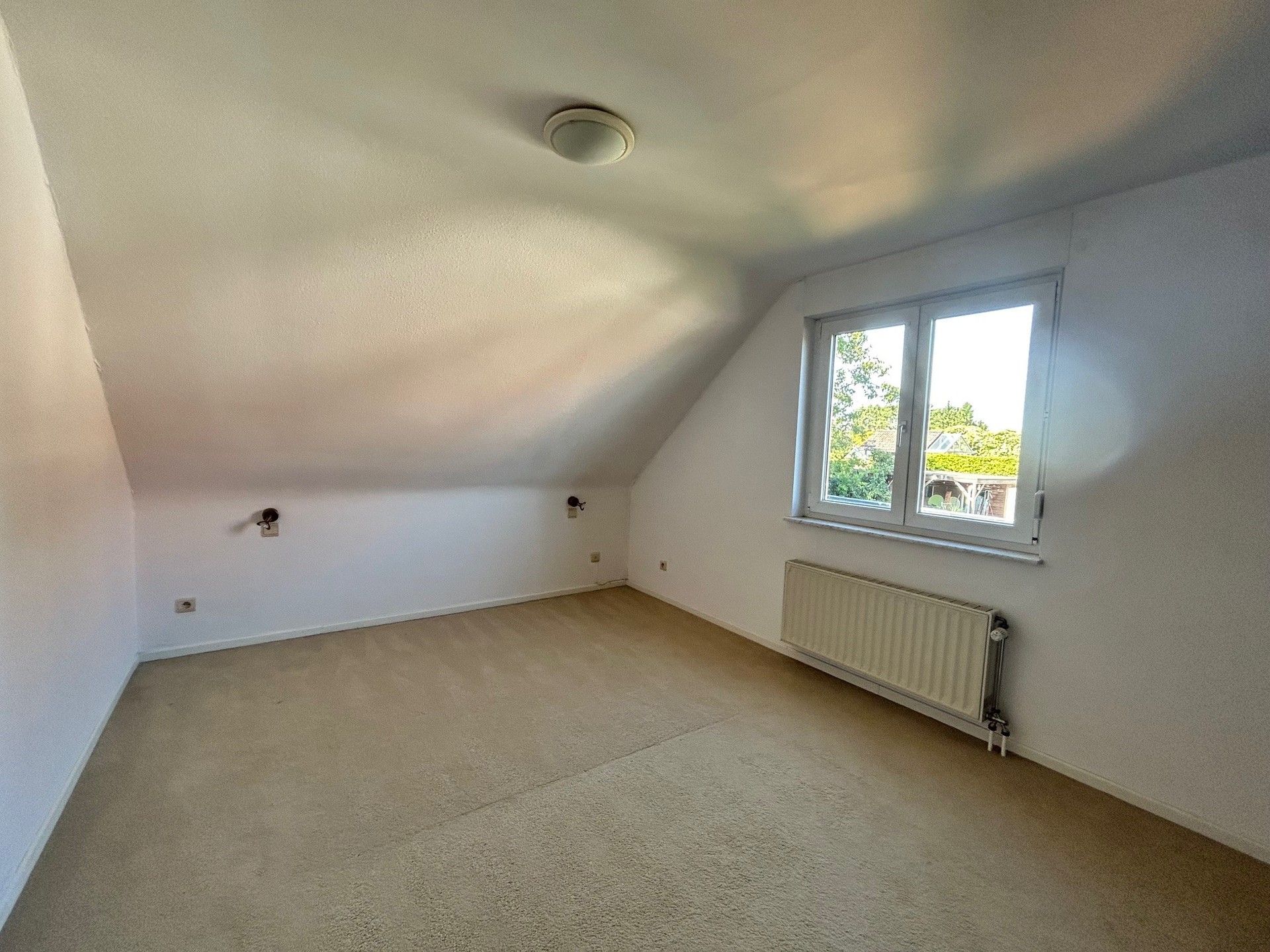 Ruime woning met aangelegde tuin in Rosmeer foto 23