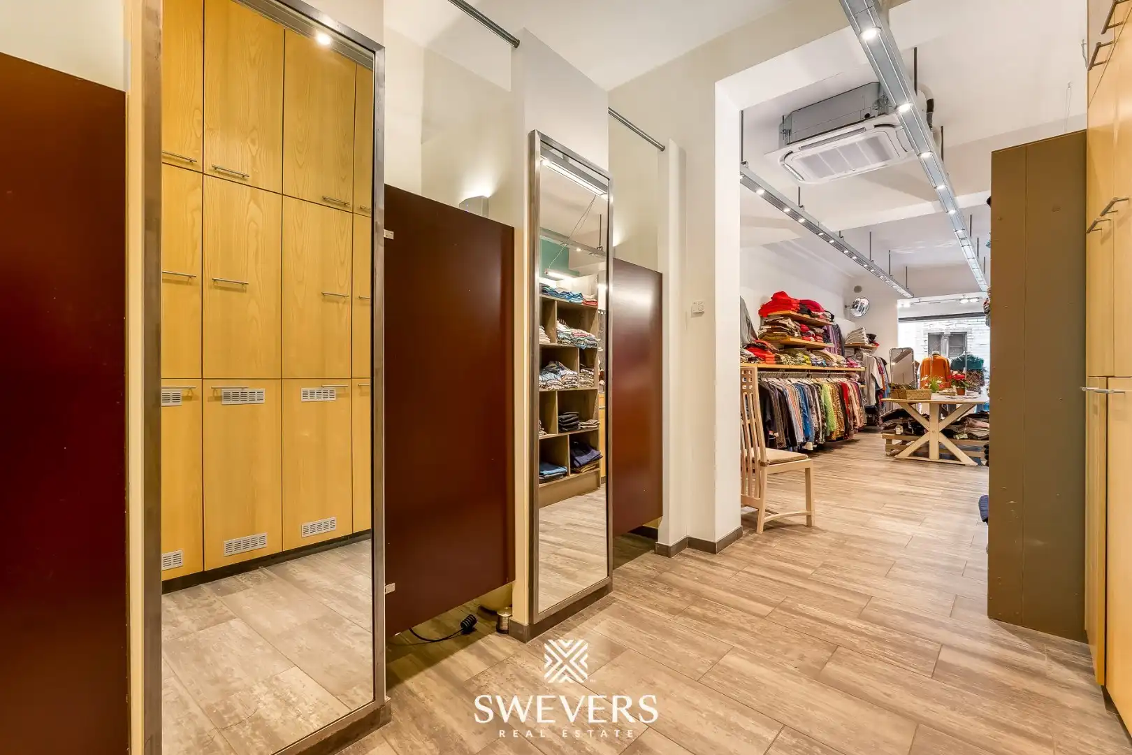 Commerciële topligging aan Sint-Martenplein in Sint-Truiden foto 13