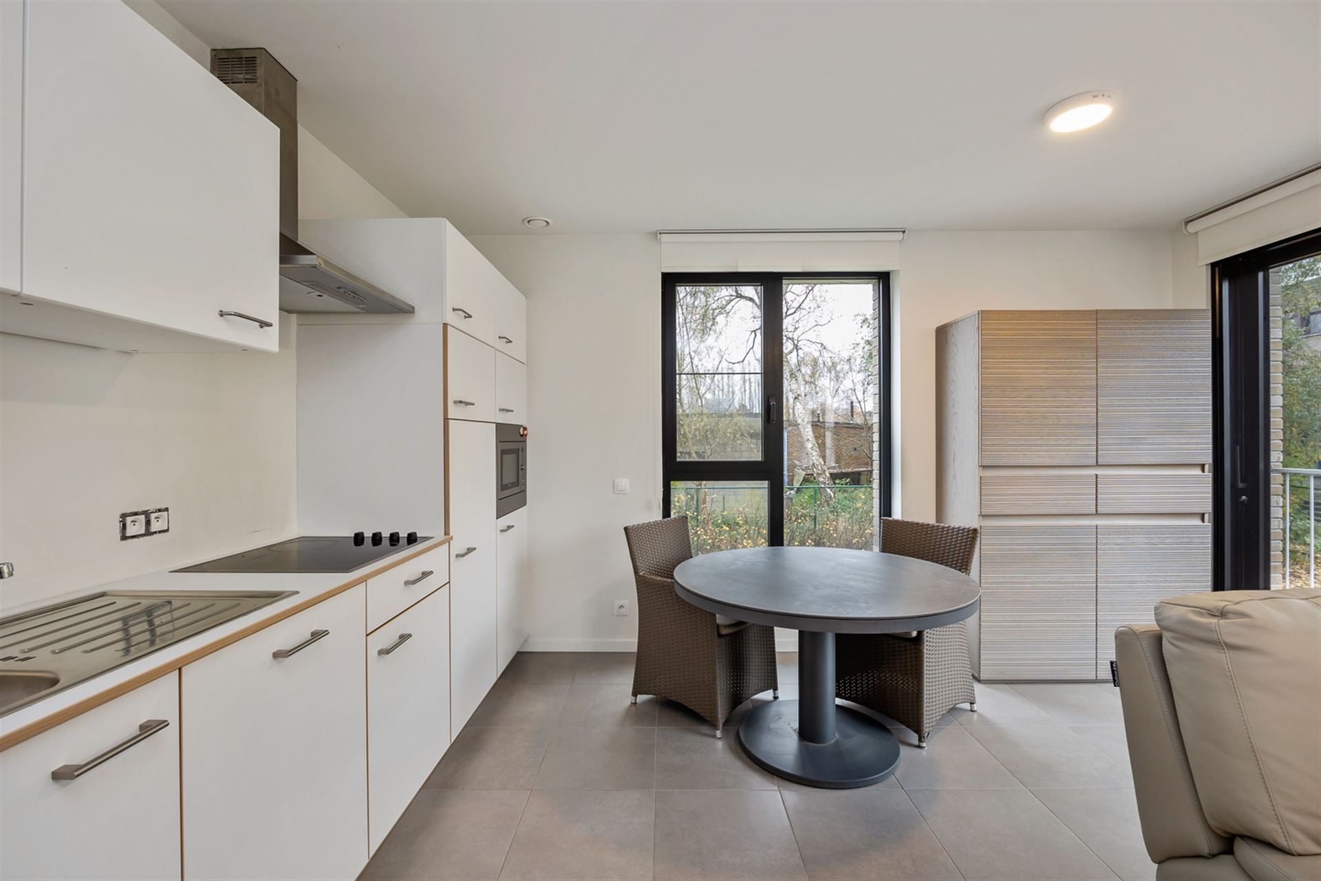 Instapklare Assistentiewoning met Terras In Kontich foto 4