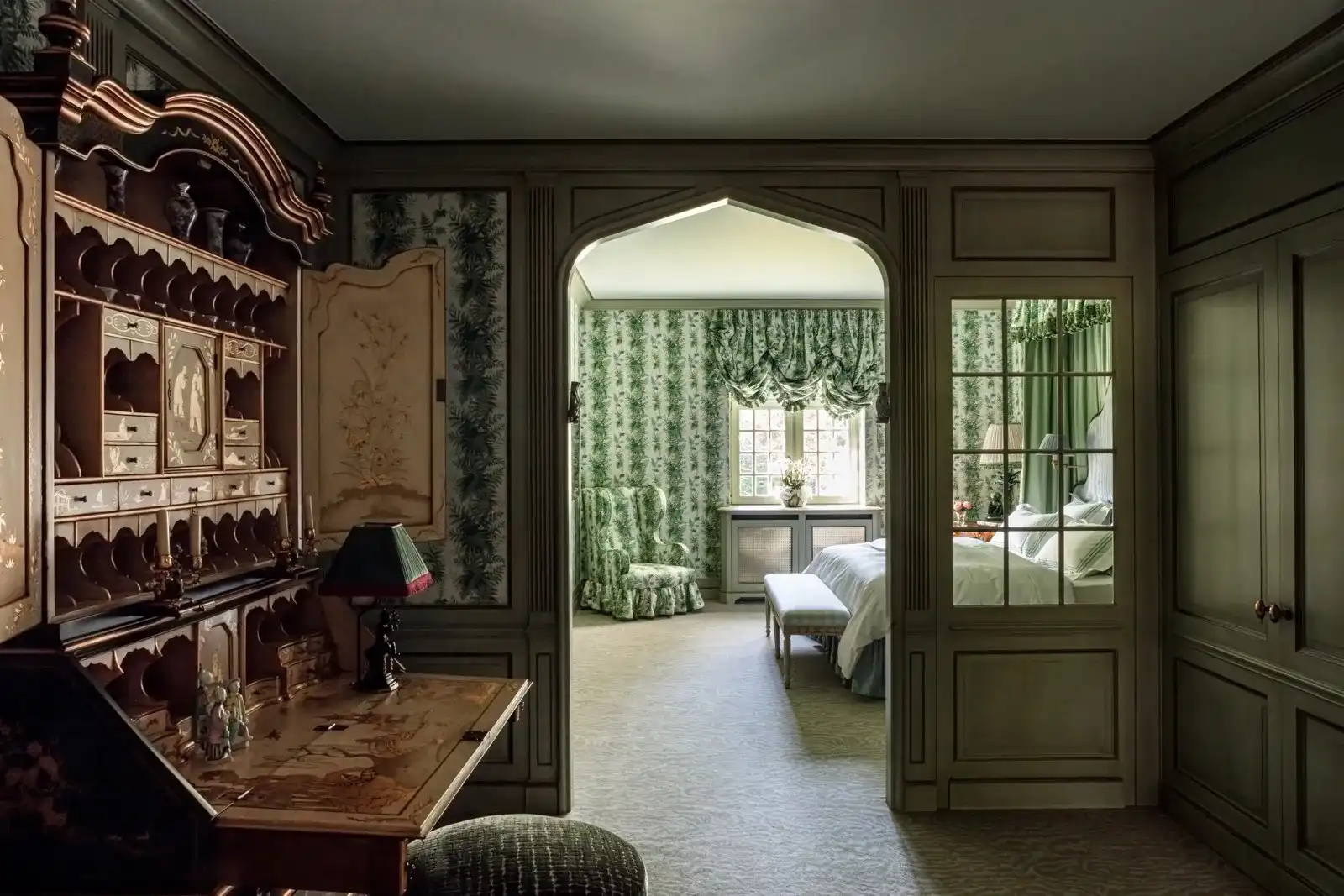 AN EXCEPTIONAL ENGLISH TUDOR RESIDENCE — SCHOTEN, ANTWERP foto 21